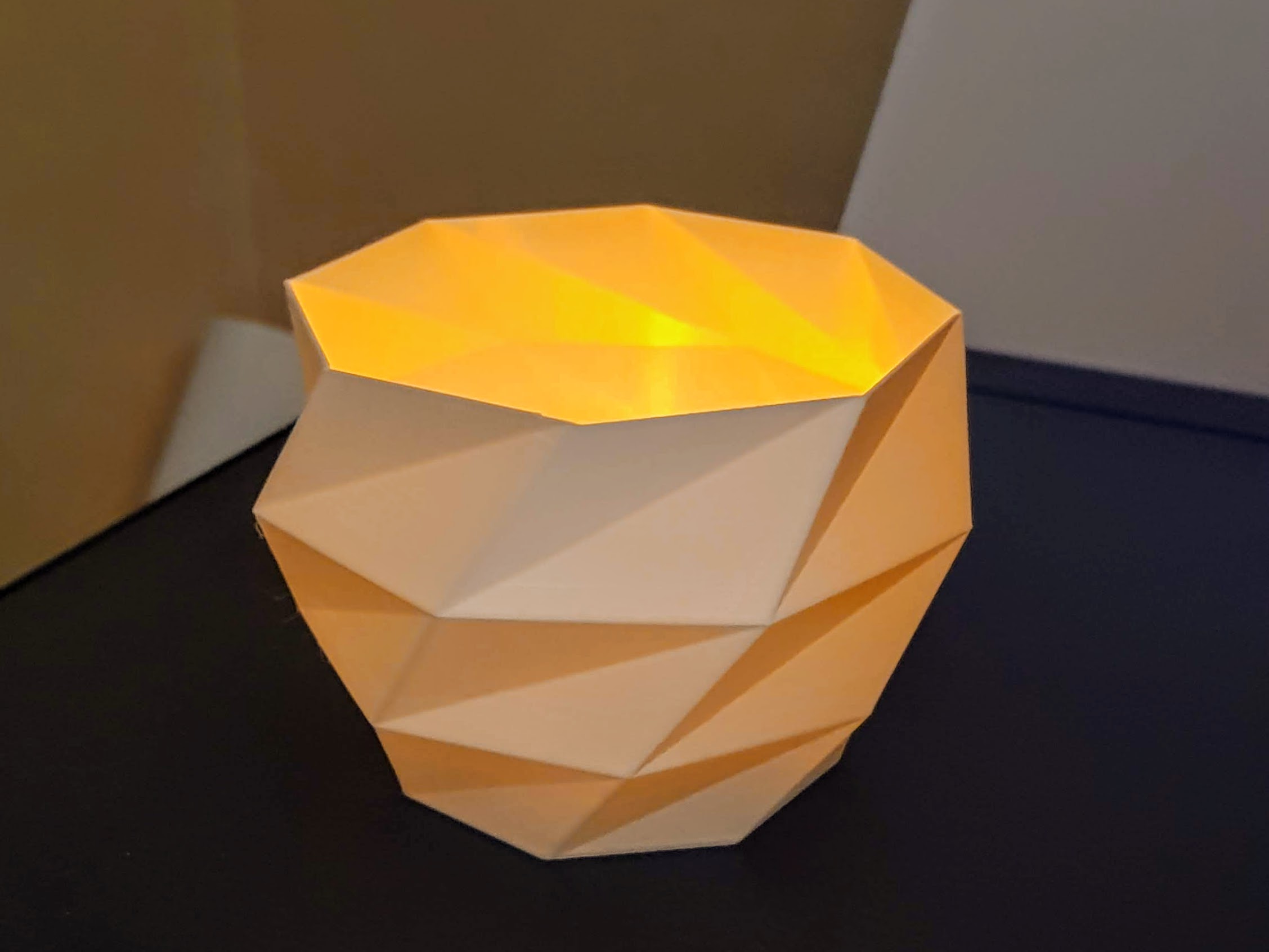 Low Poly tea light