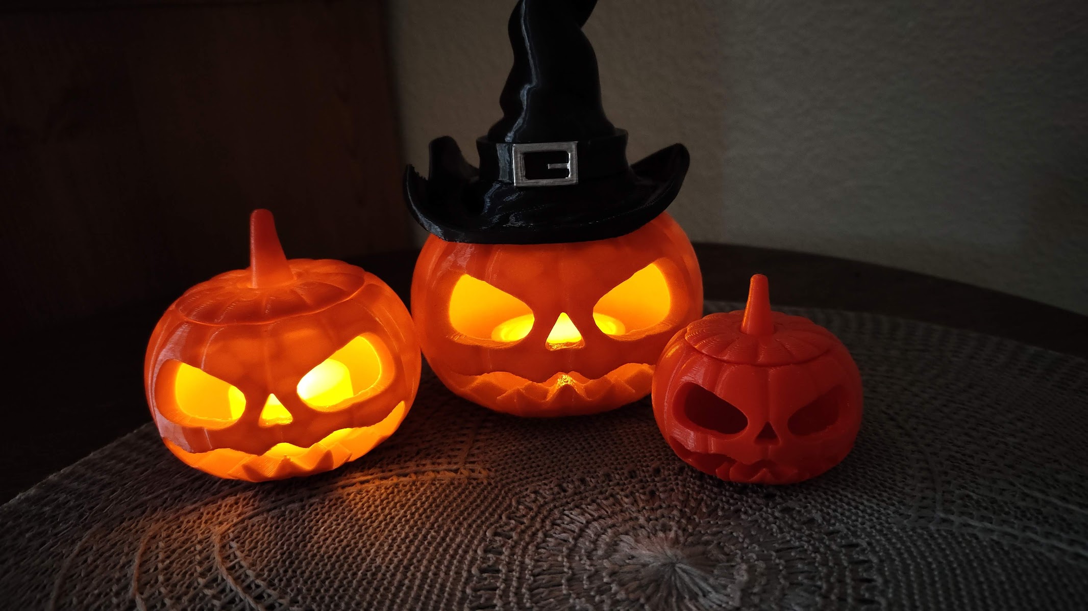 Jack O'Lantern family halloween decoration (Remix)