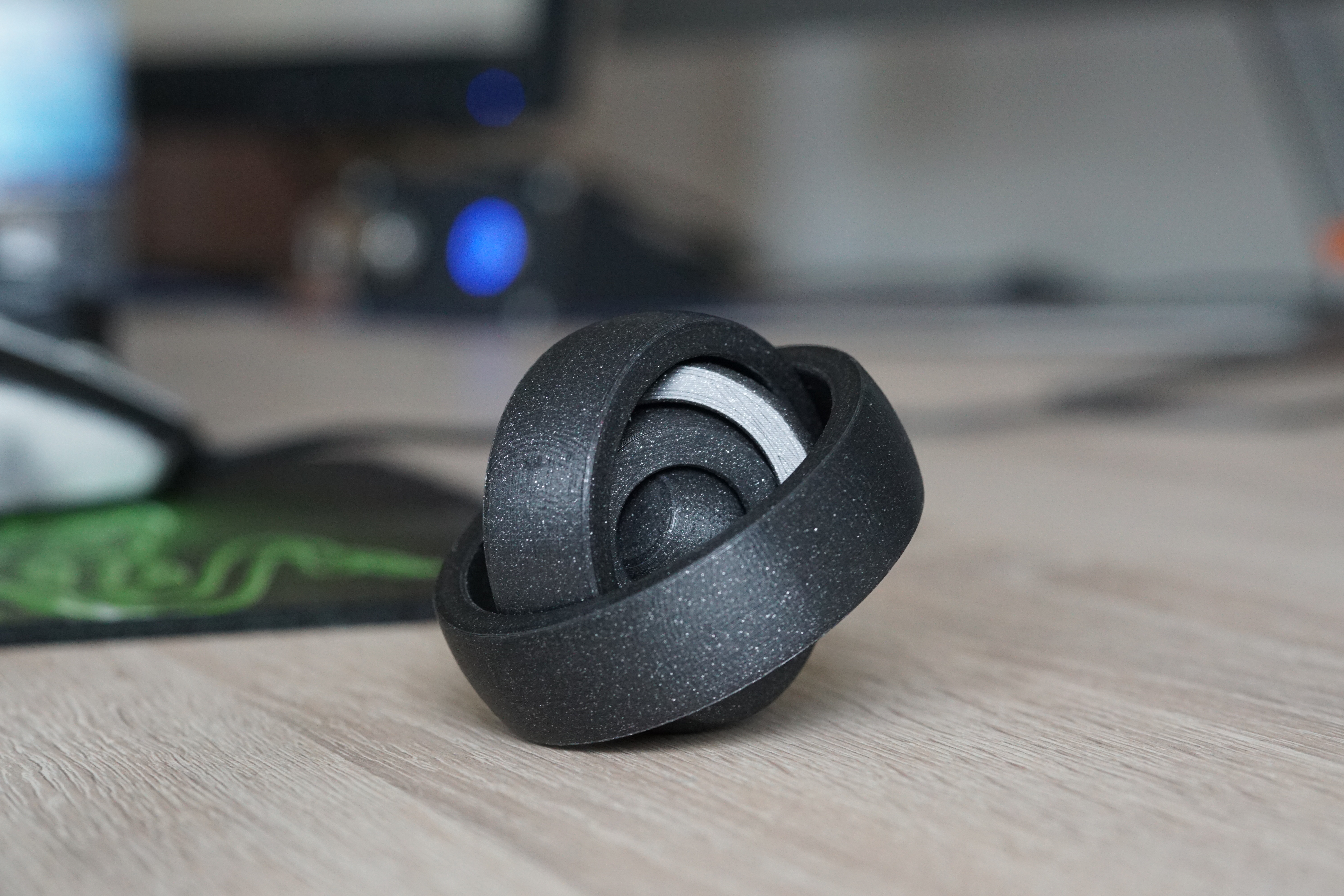 Rotating Rings Toy with fine mesh