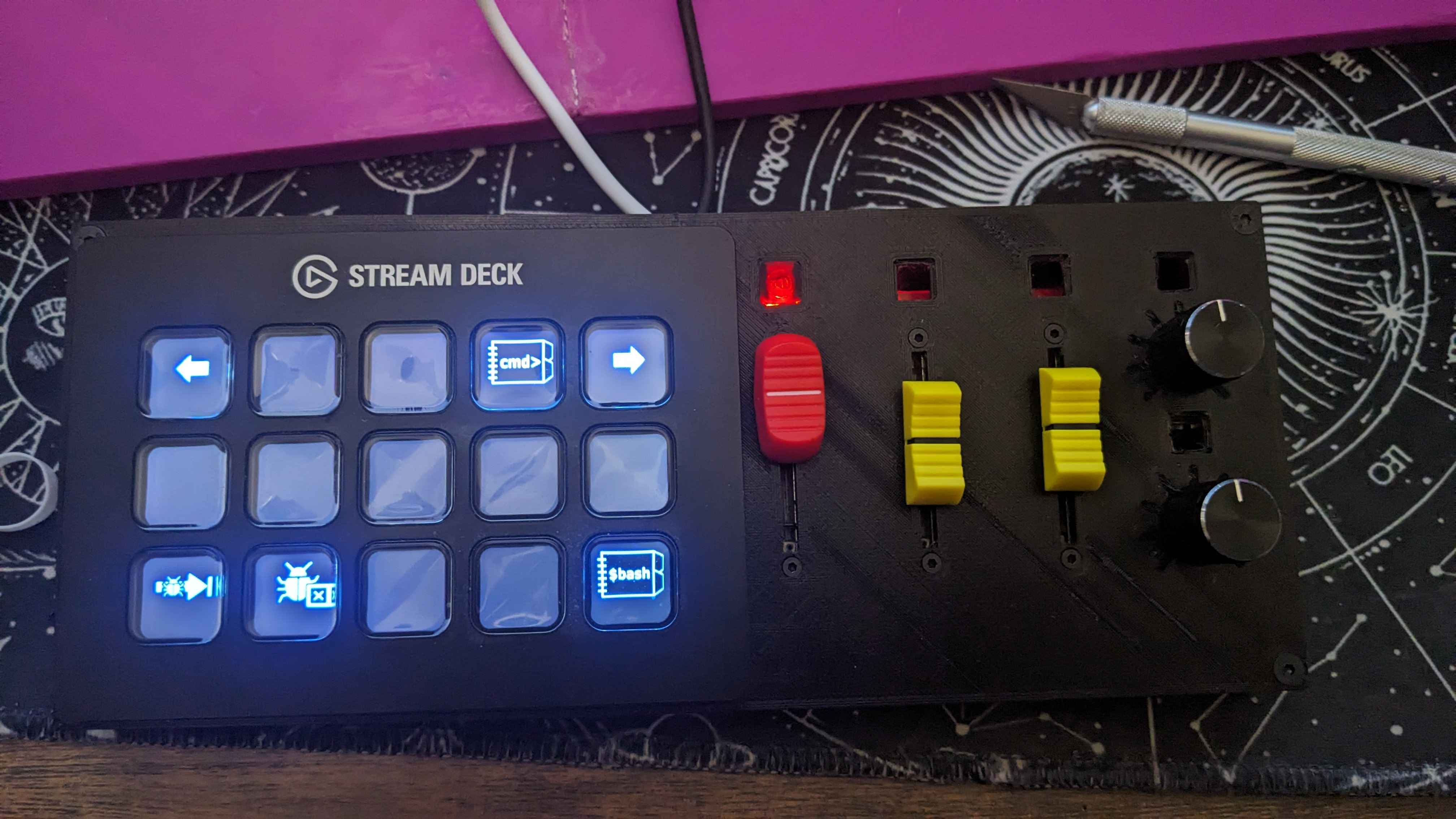 Deej Deck