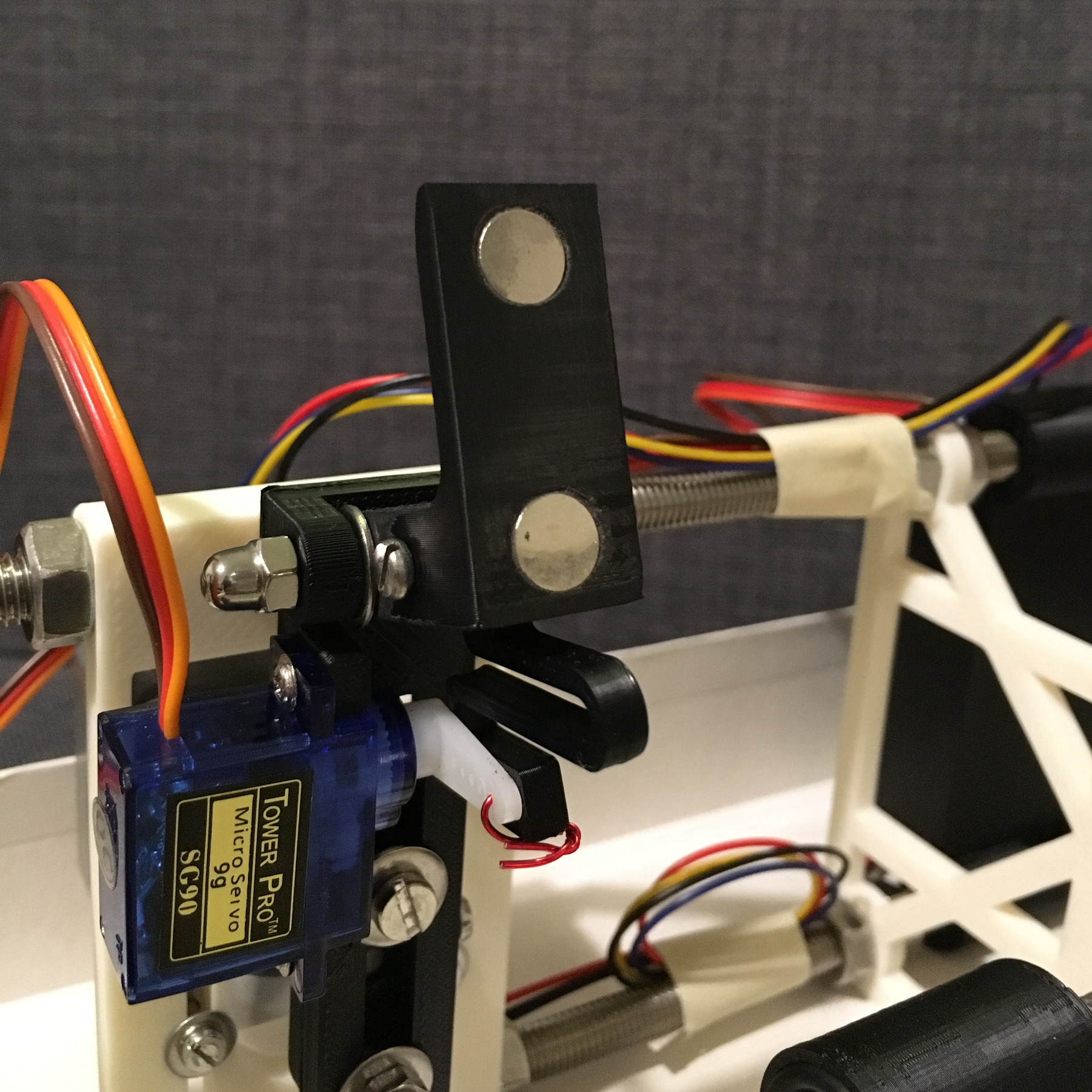 Magnetic EggBot/SphereBot Pen Arm