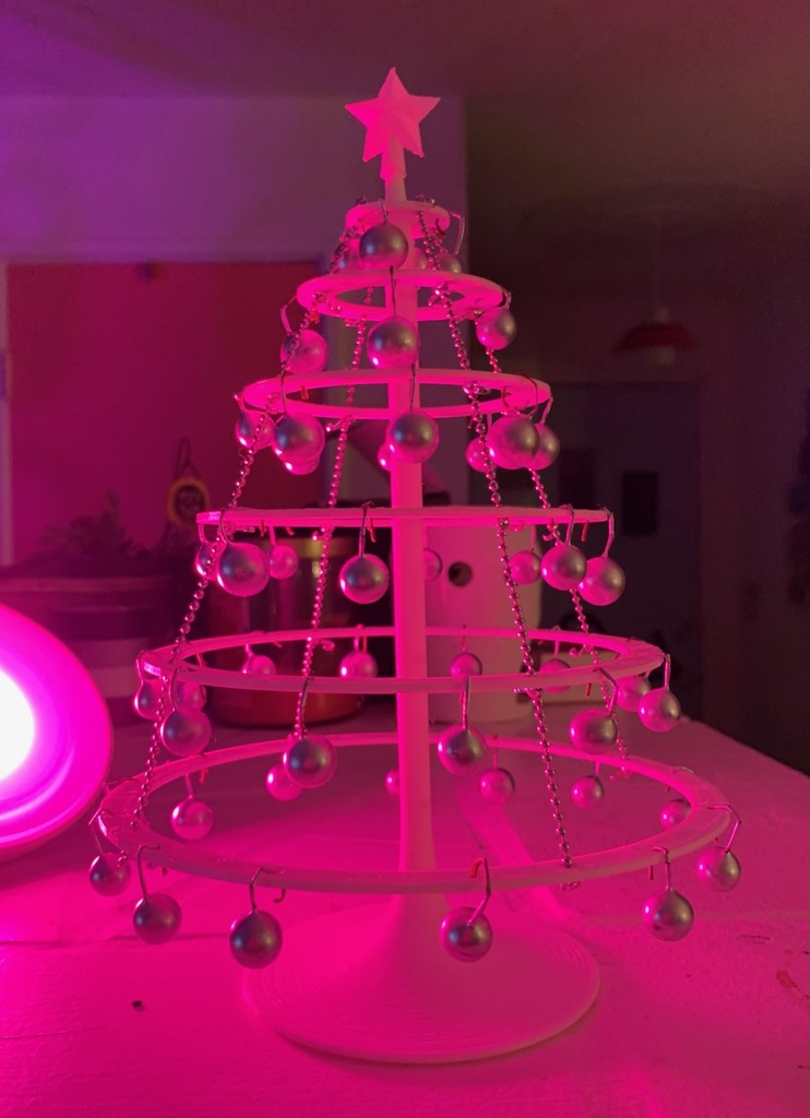 Modern Christmas Tree (desktop size)
