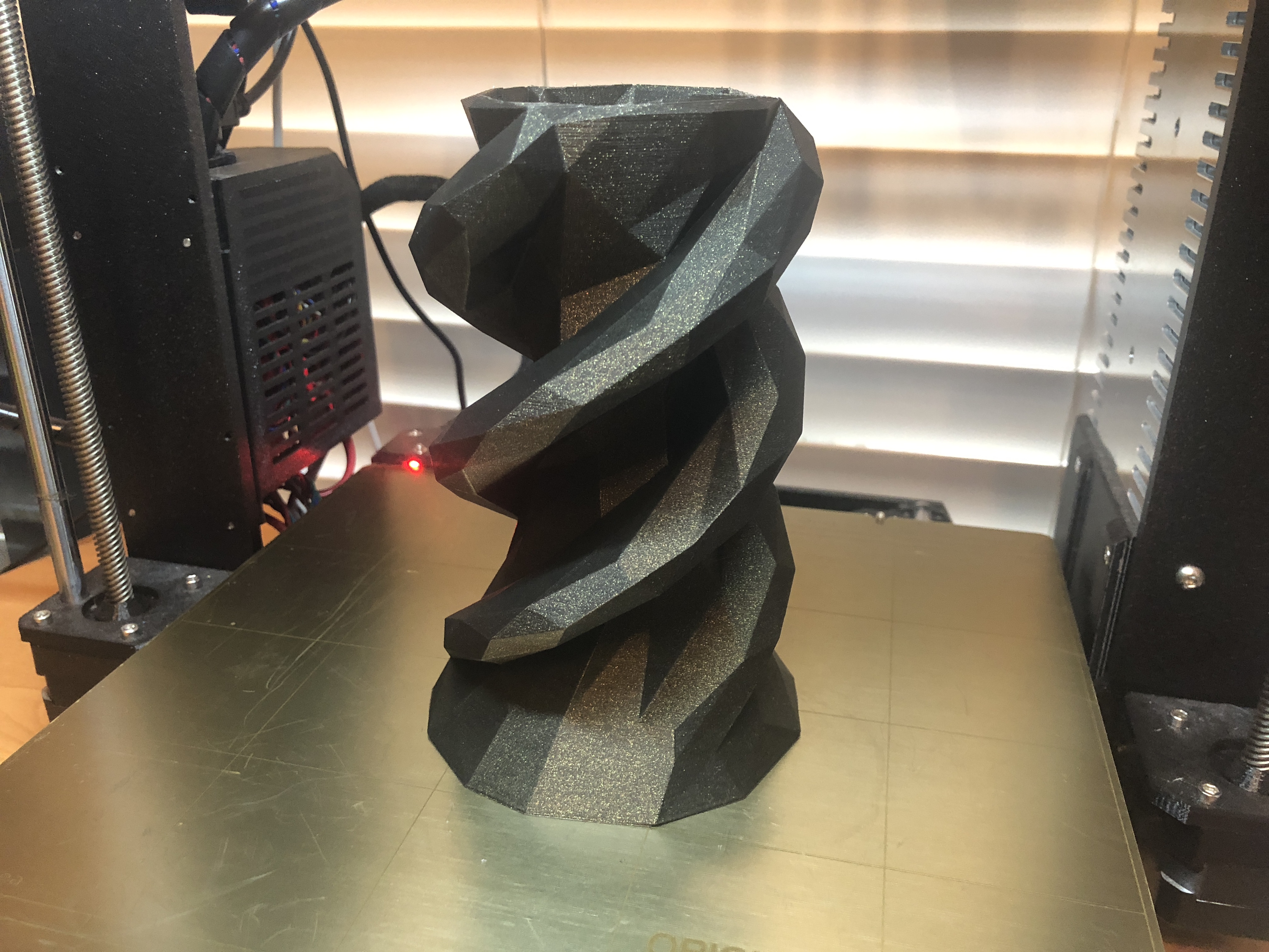 3 Headed Snake Low Poly Vase: two versions