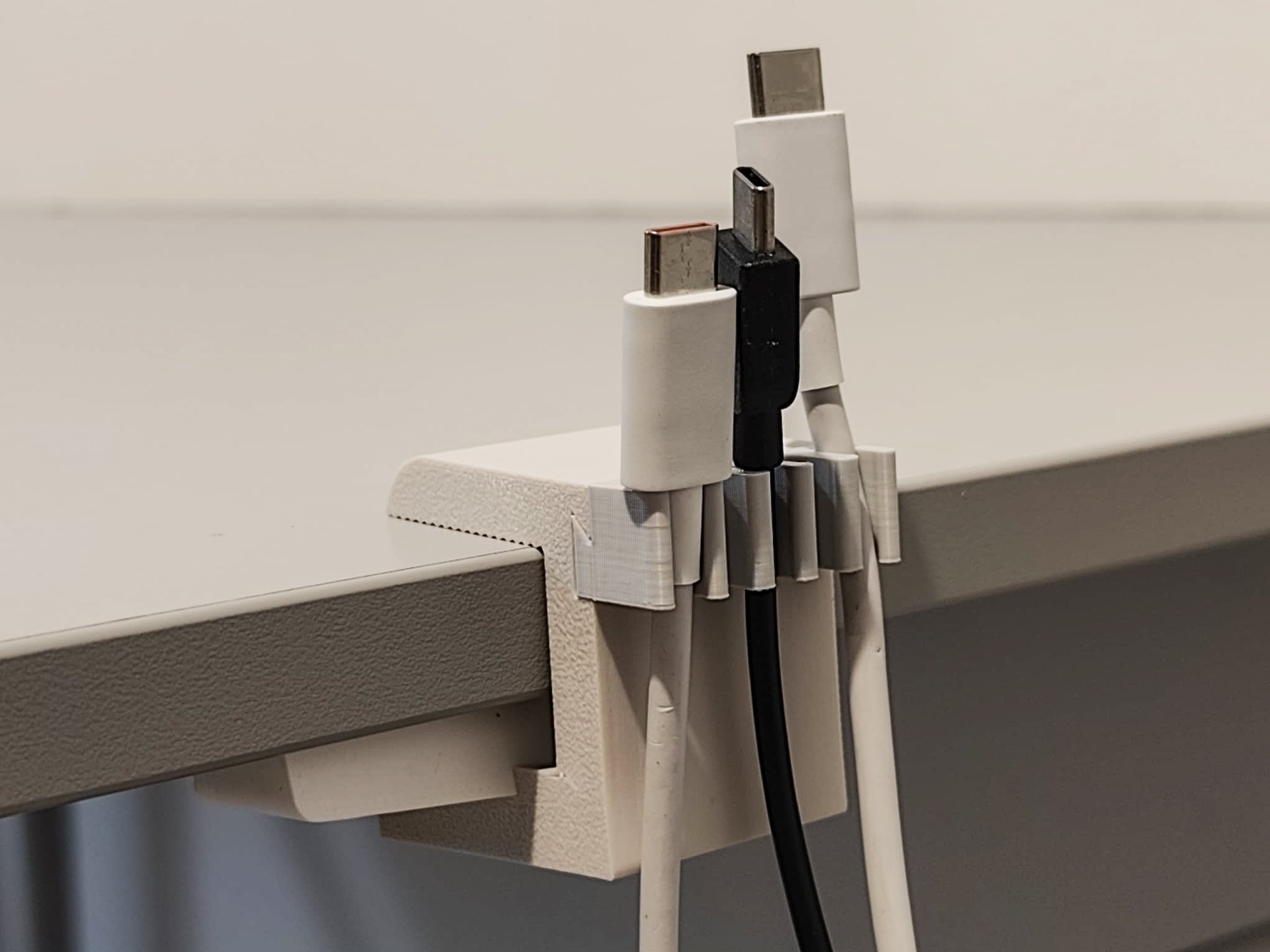 Easy-to-Install Cable Organizer