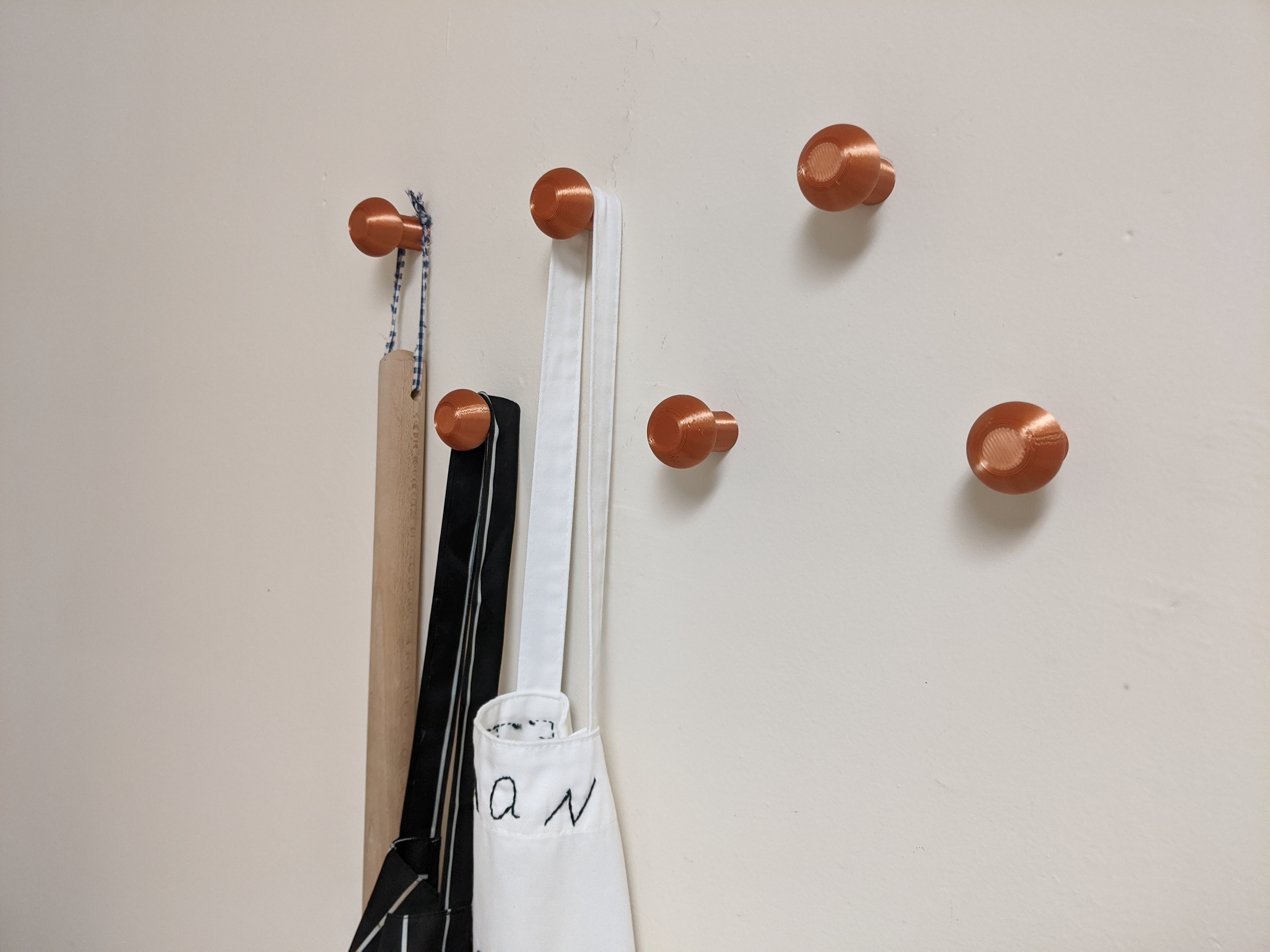 Hanger Dots