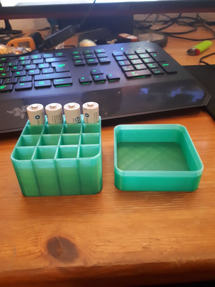 Battery Box (16 AA)