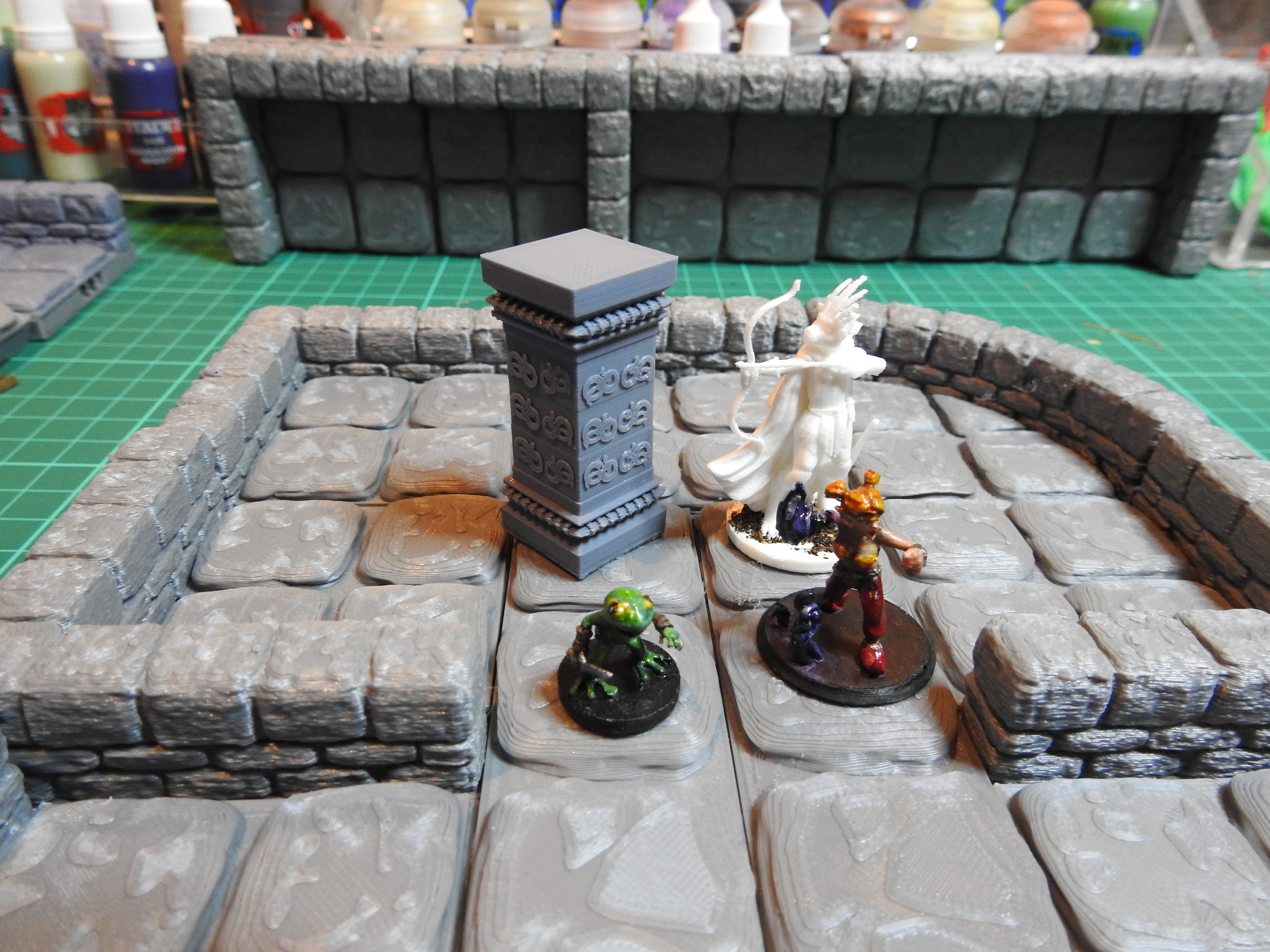 D&D scenery: Aztec Pillar with Snake Runes for Tomb of Annihilation