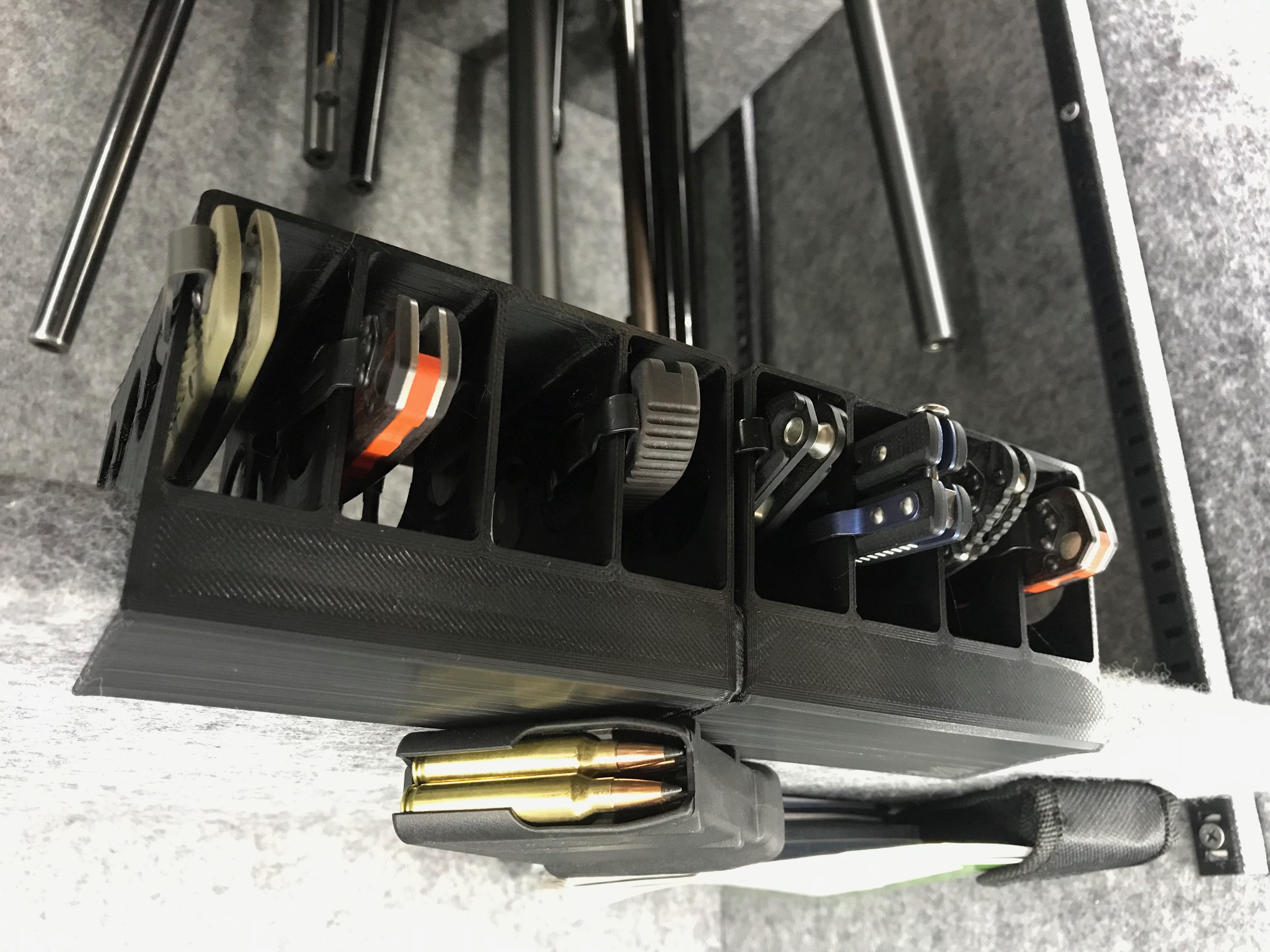 Under shelf safe knife storage