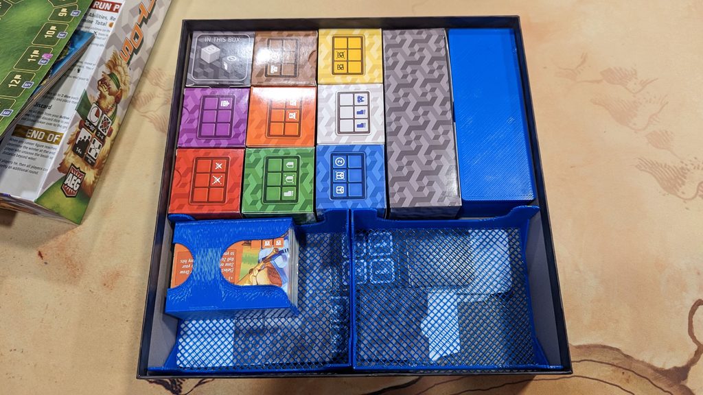 Cubitos board game box insert/ organizer - sleeved cards REMIX