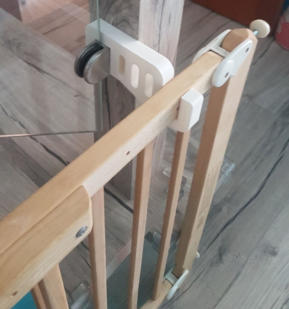 Baby Fence Stairs Hanger