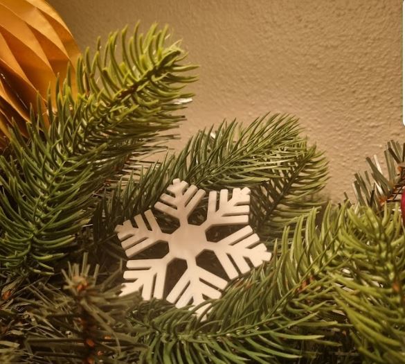 14 types of snowflake tree decorations