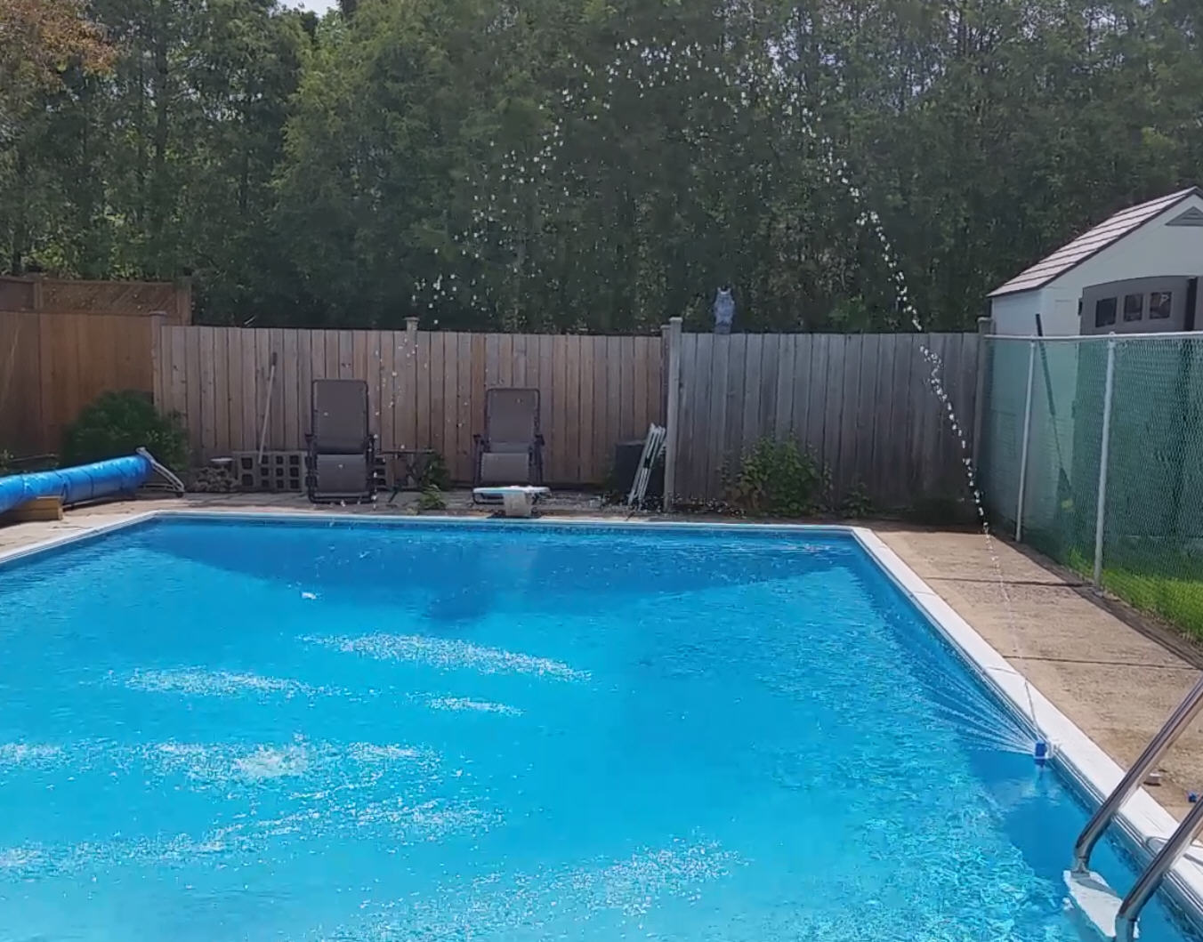 Pool fountain with valve for switching between jet and fountain