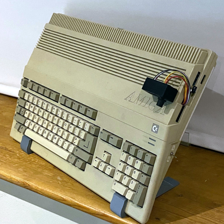 Amiga 500 (A500) Display Stand