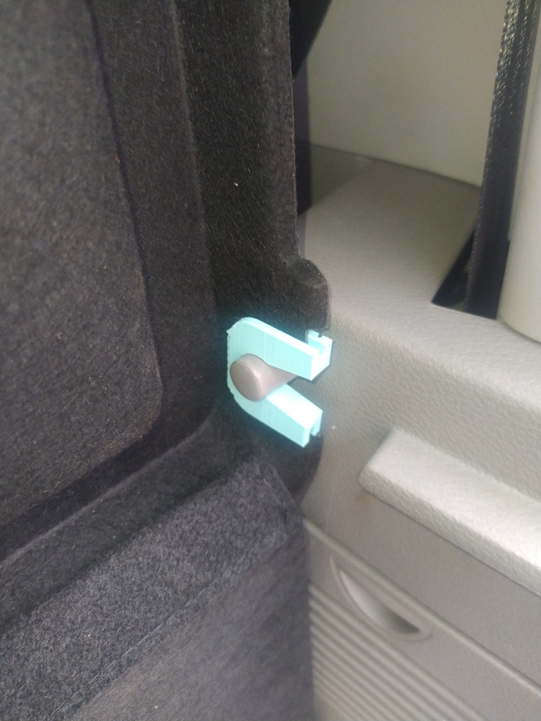 Renault Modus trunk parcel shelf clip replacement