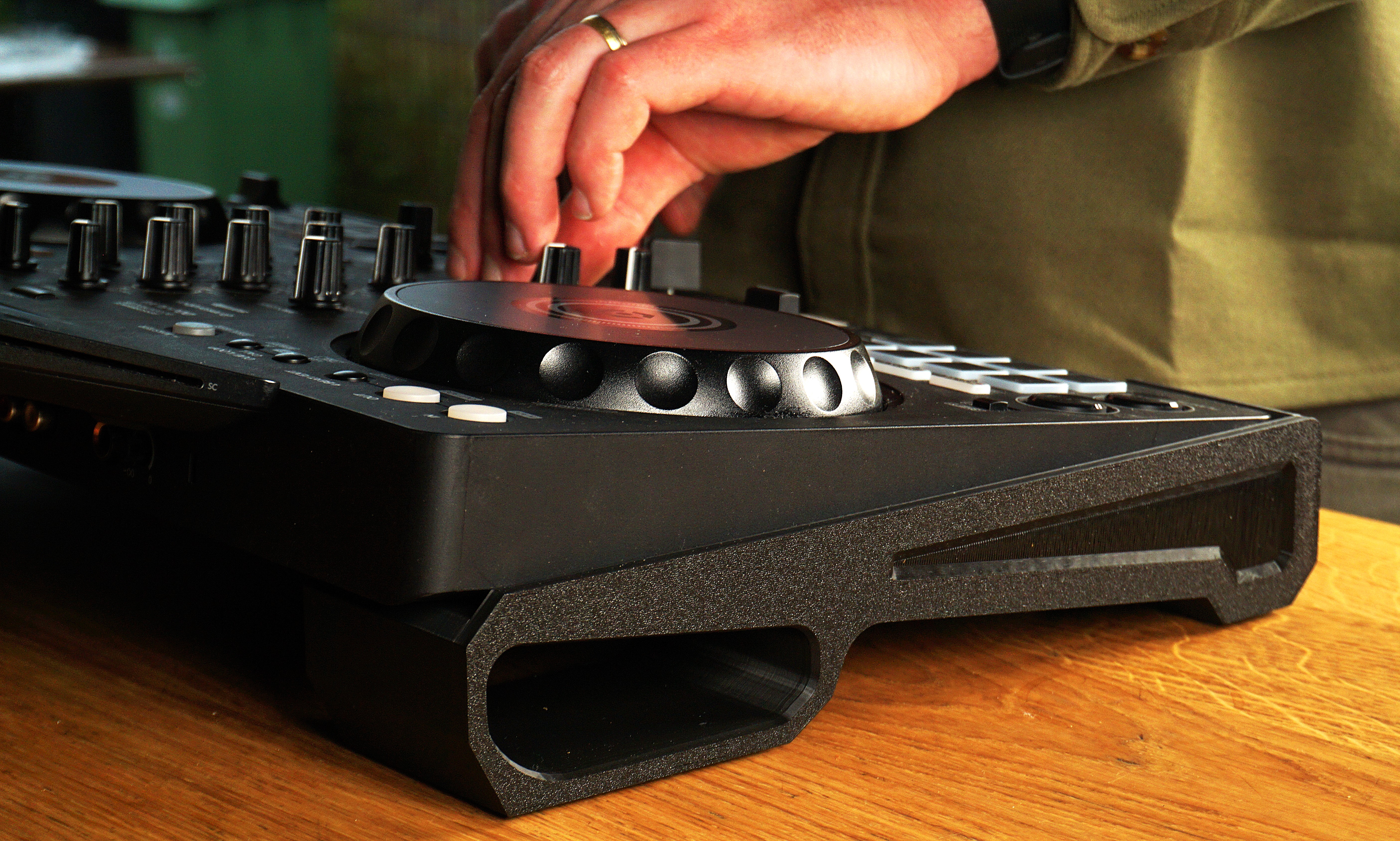 Pioneer DDJ FLX 4 Controller Angled Stand Feet