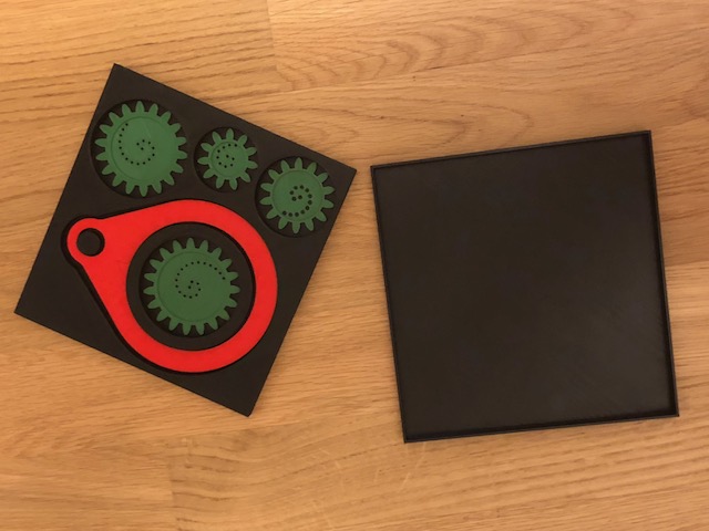 Spirograph case and lid
