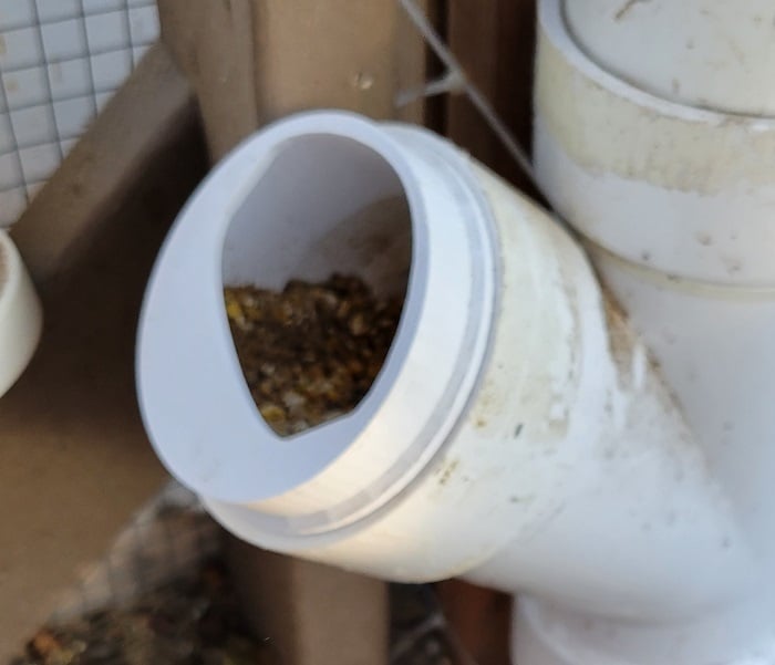 Stop feed spill for 3" PVC chicken feeder