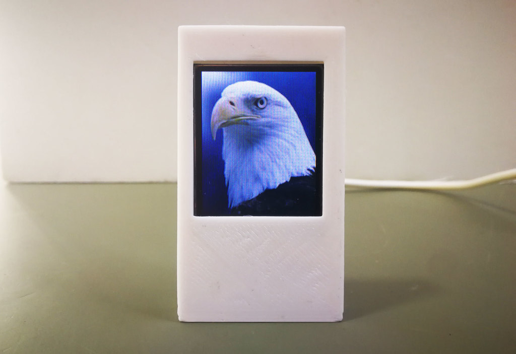 Low Cost cute ESP8266 1.8" TFT Photo Frame with SPIFFS no SD Card.