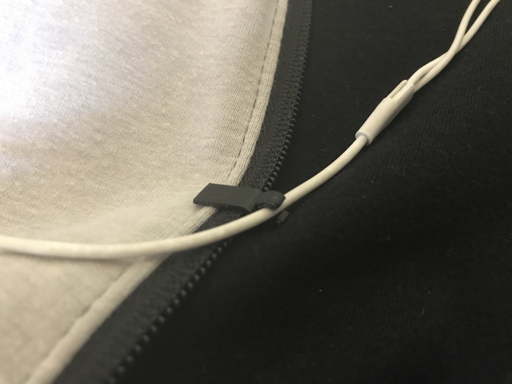 Jacket Zipper Earbud Wire Holder