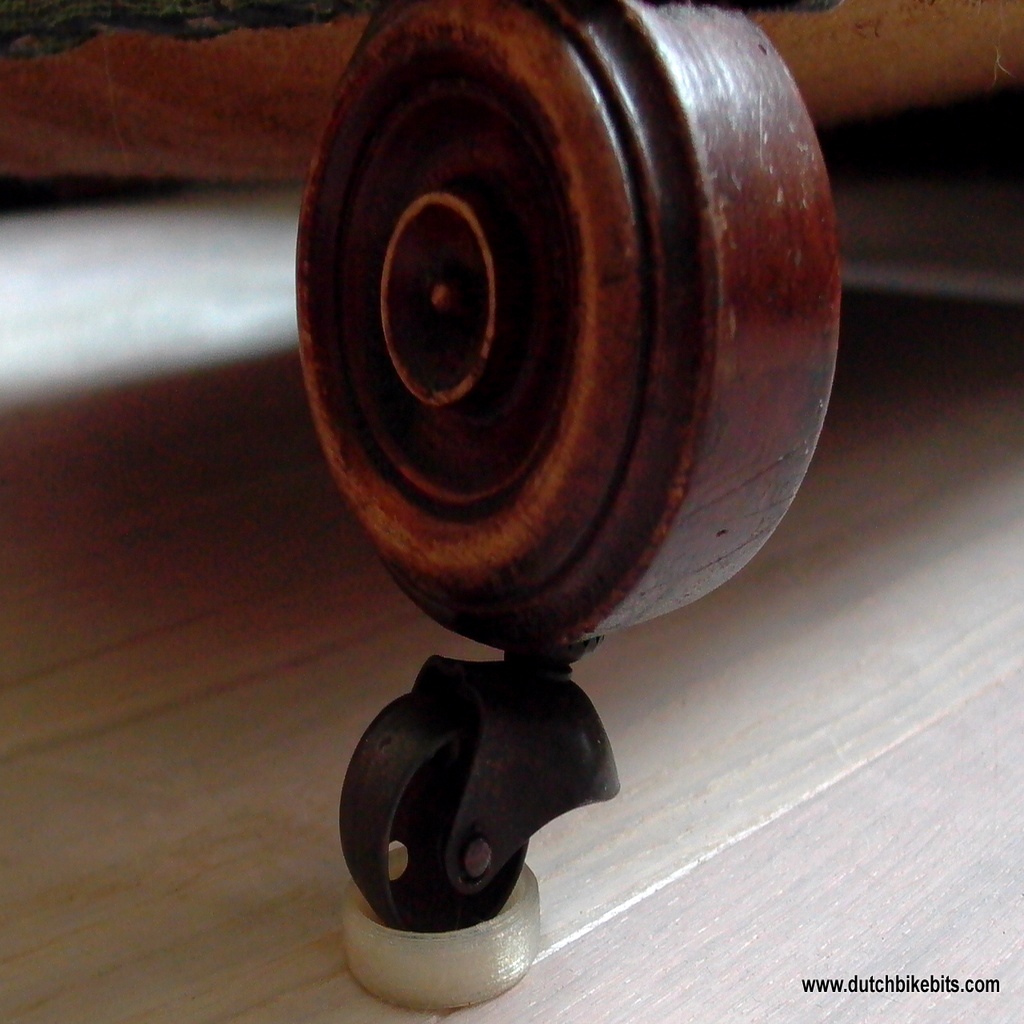 Caster cup to prevent damage parquet / laminate flooring from antique furniture (parket/laminaat)