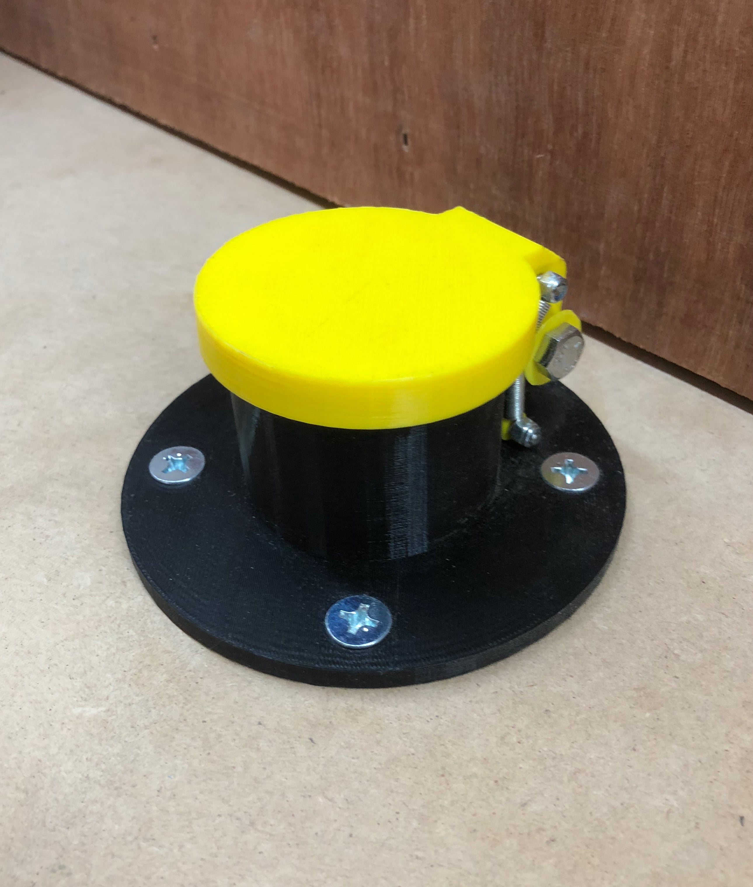 Vacuum Connector for Woodworking, Spring Loaded.