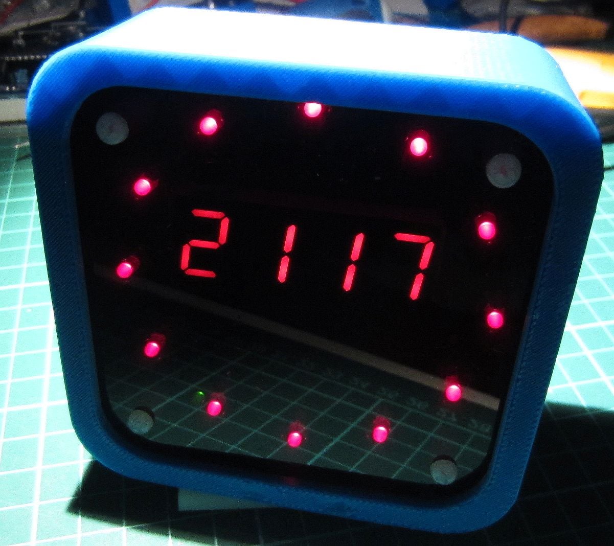 Round clock case