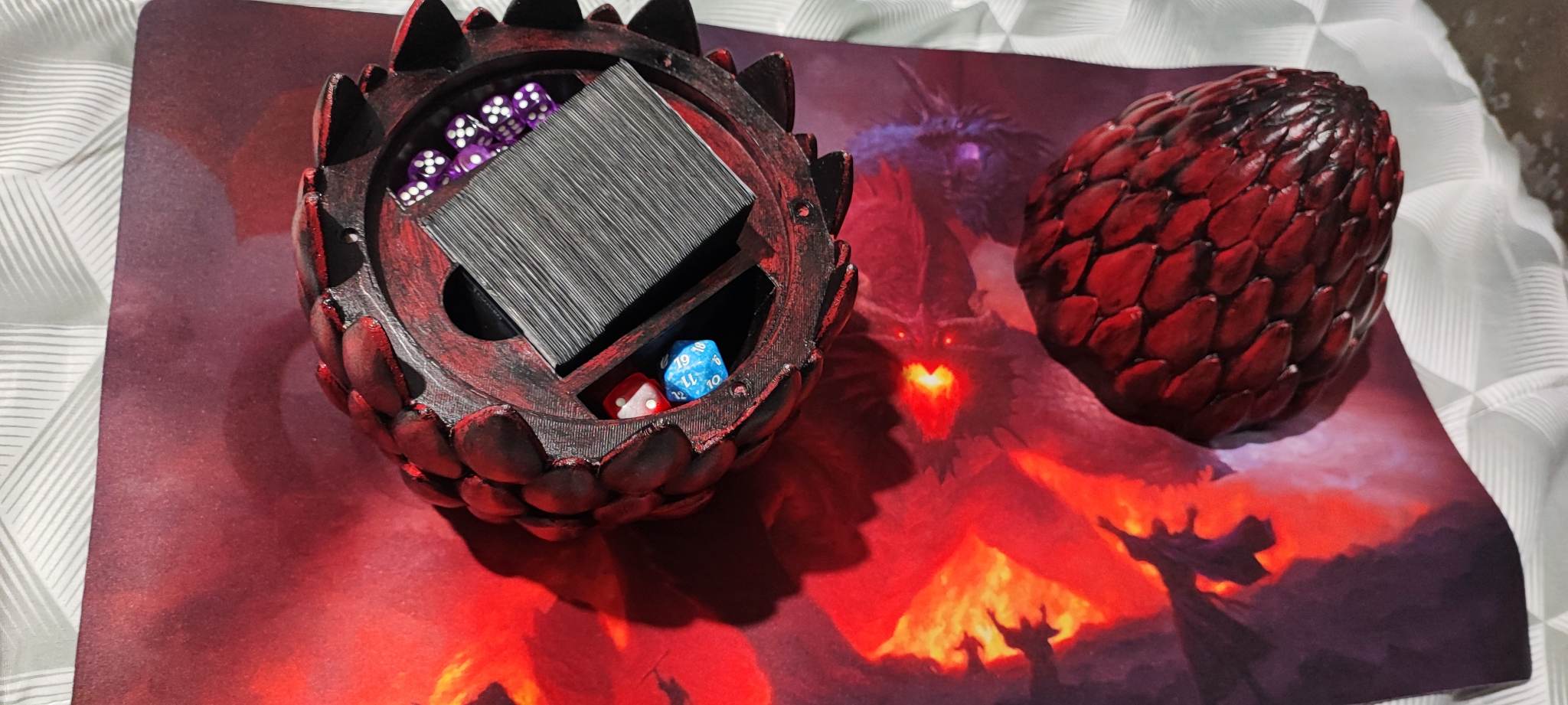Deck box egg dragon (MTG)