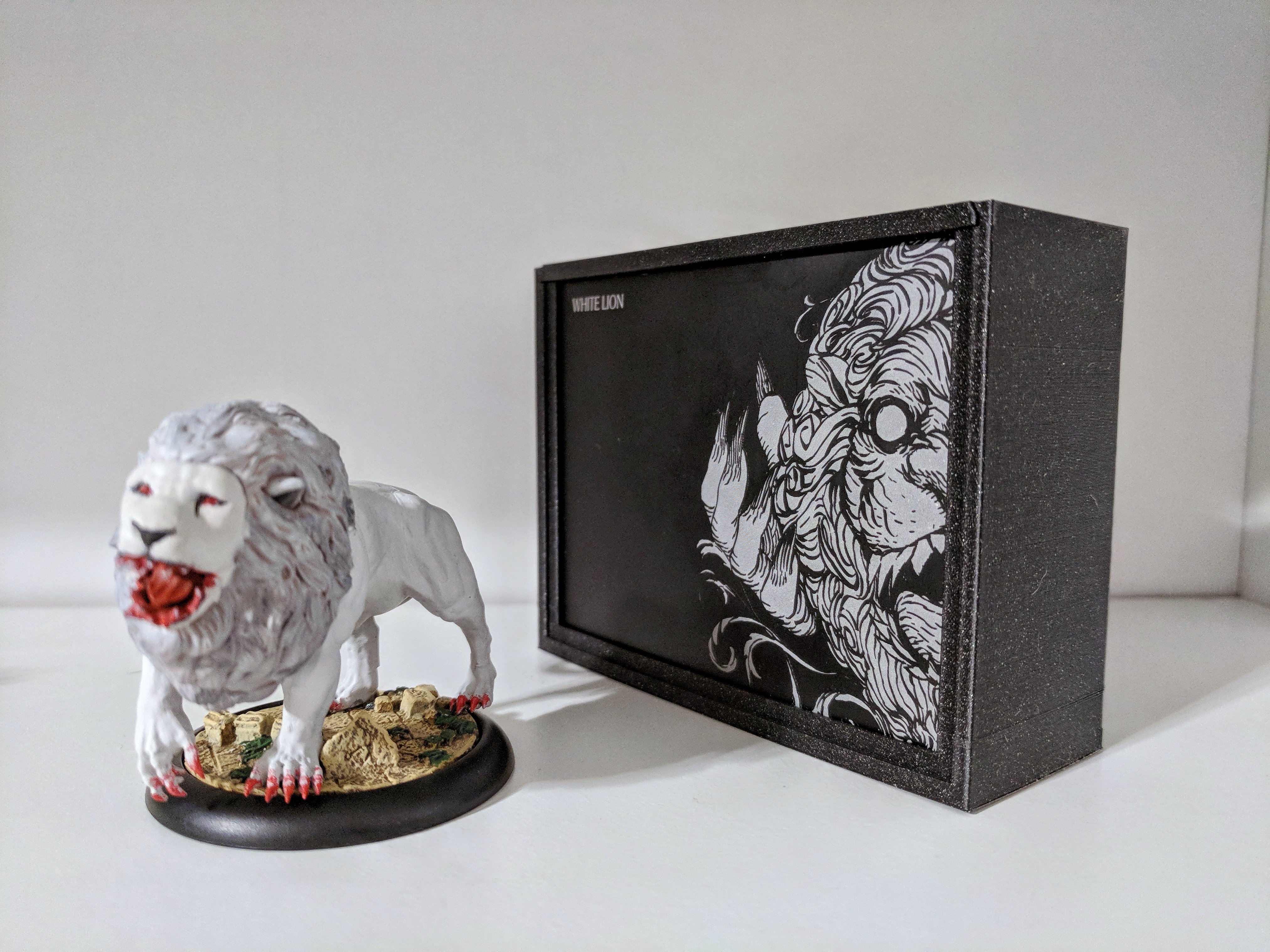 White Lion Kivotós (Non-Sleeved) - THEIA Series for Kingdom Death Monster