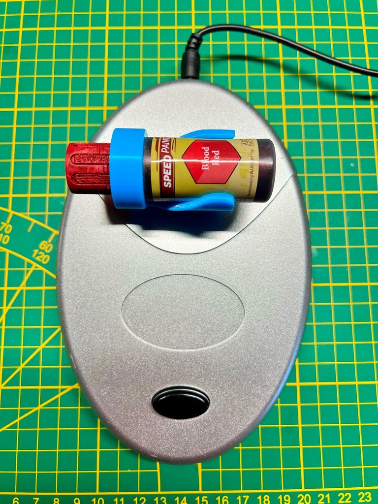 Miniature Paint holder for paint / varnish shaker