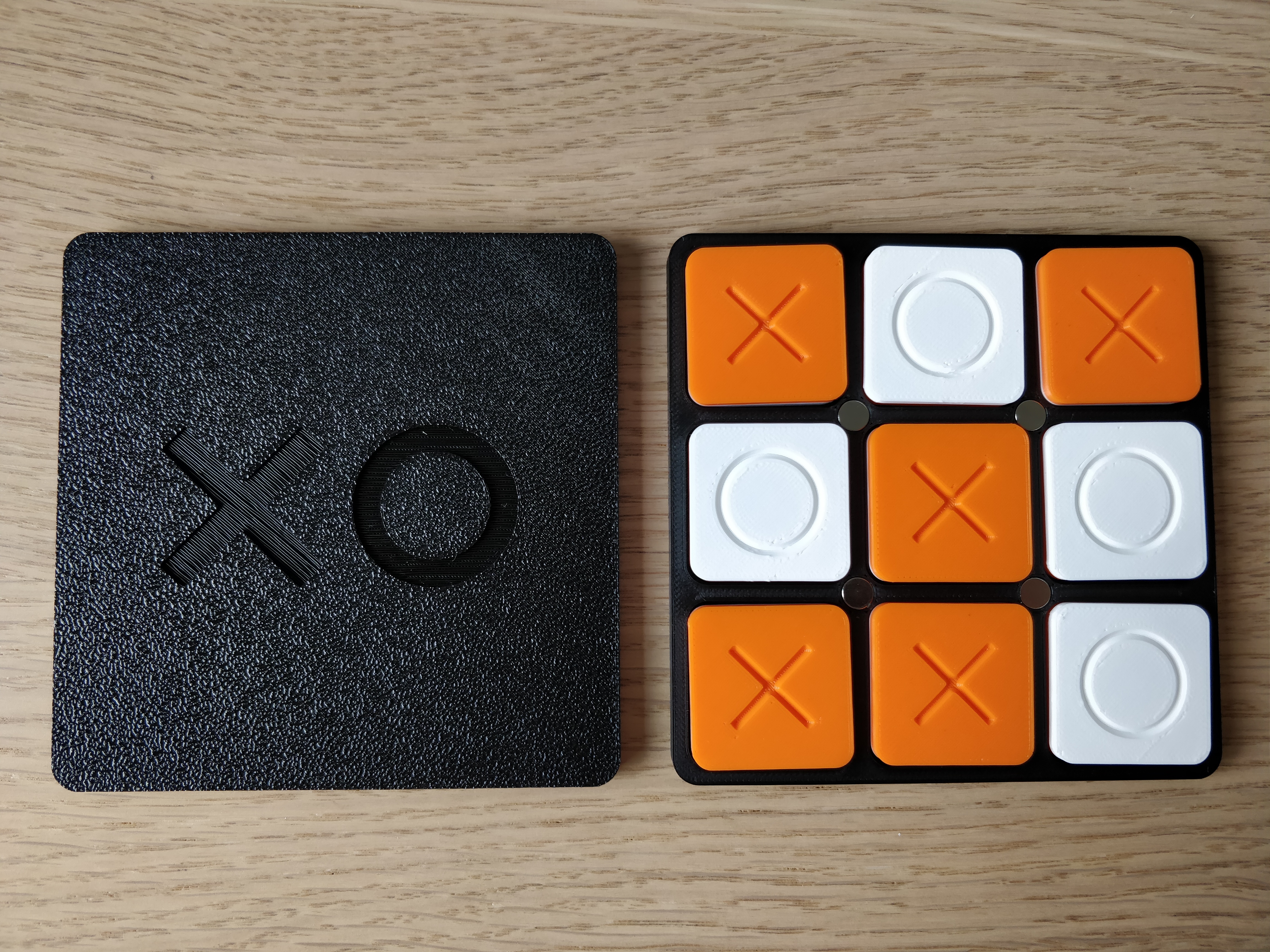 TIC TAC TOE (6x3mm holes and logo)