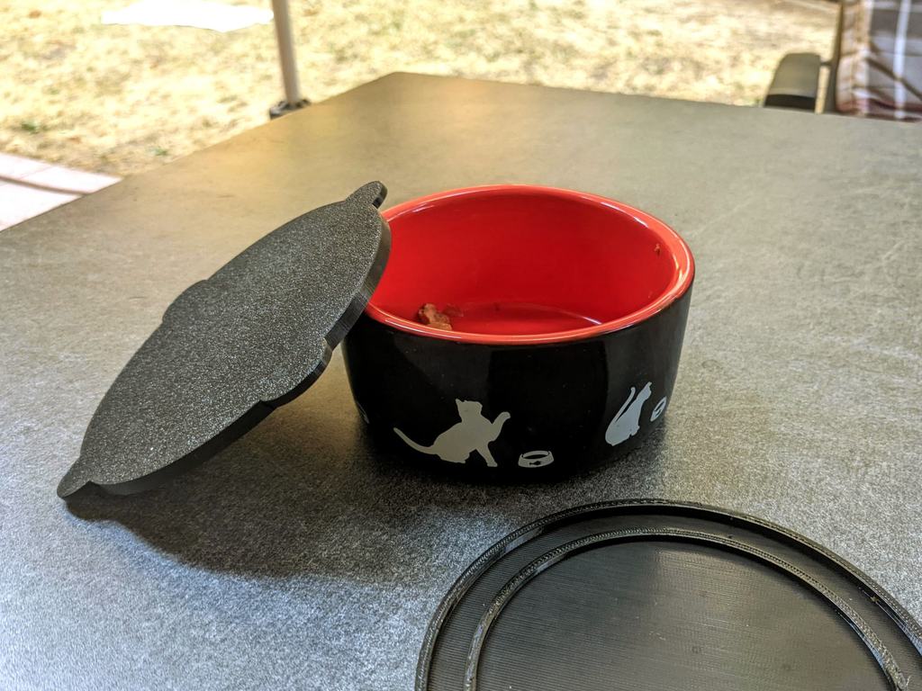 Lid for our cat's bowl