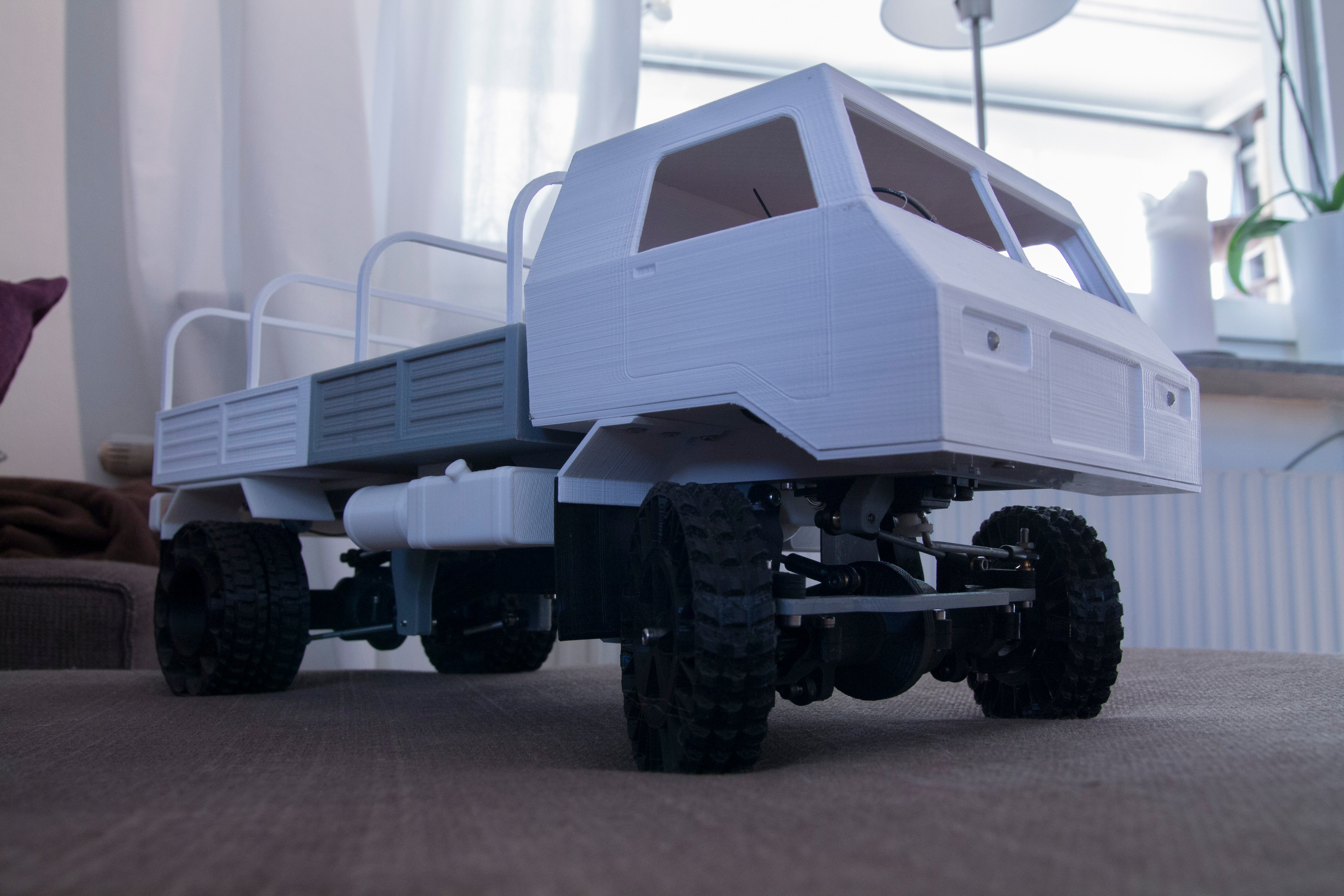 3D printed RC truck V3: flatbed+accessories