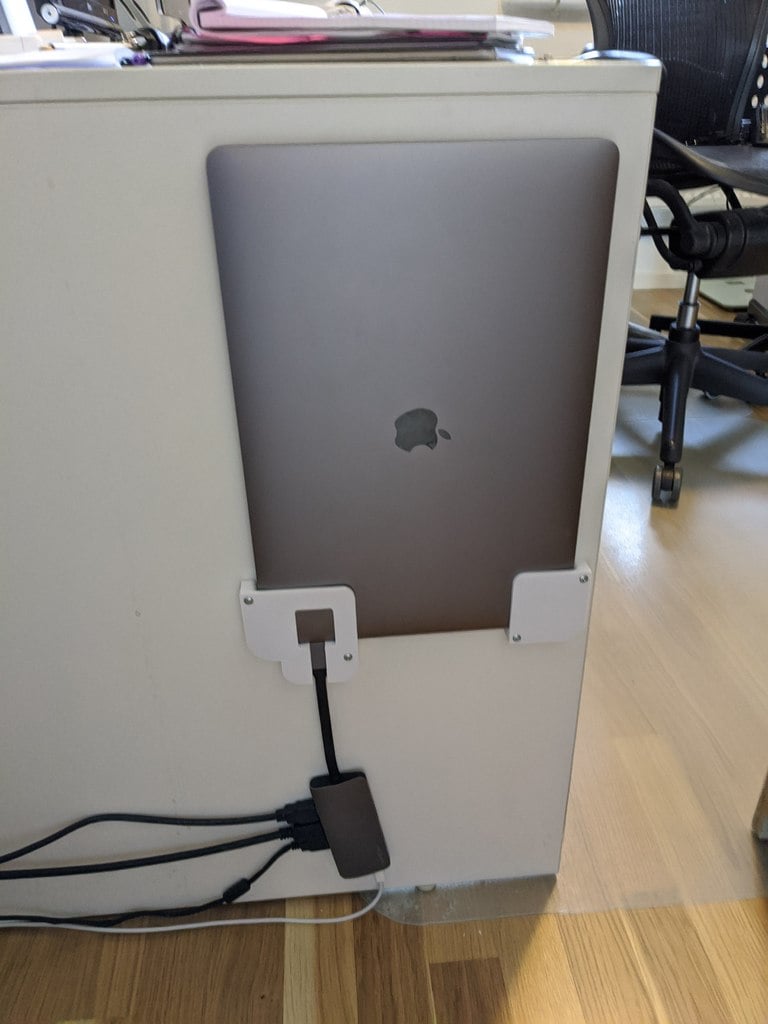 Macbook Pro slot-in mount