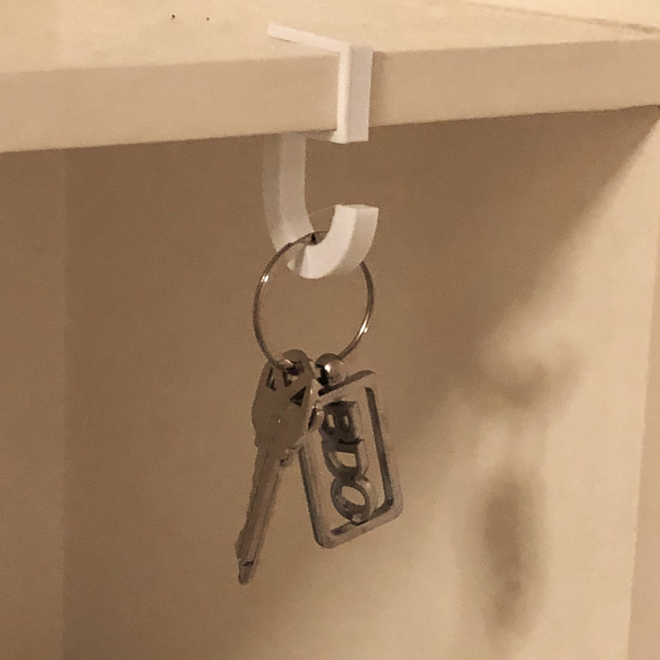 Key Hook/Hanger for 18mm Shelf
