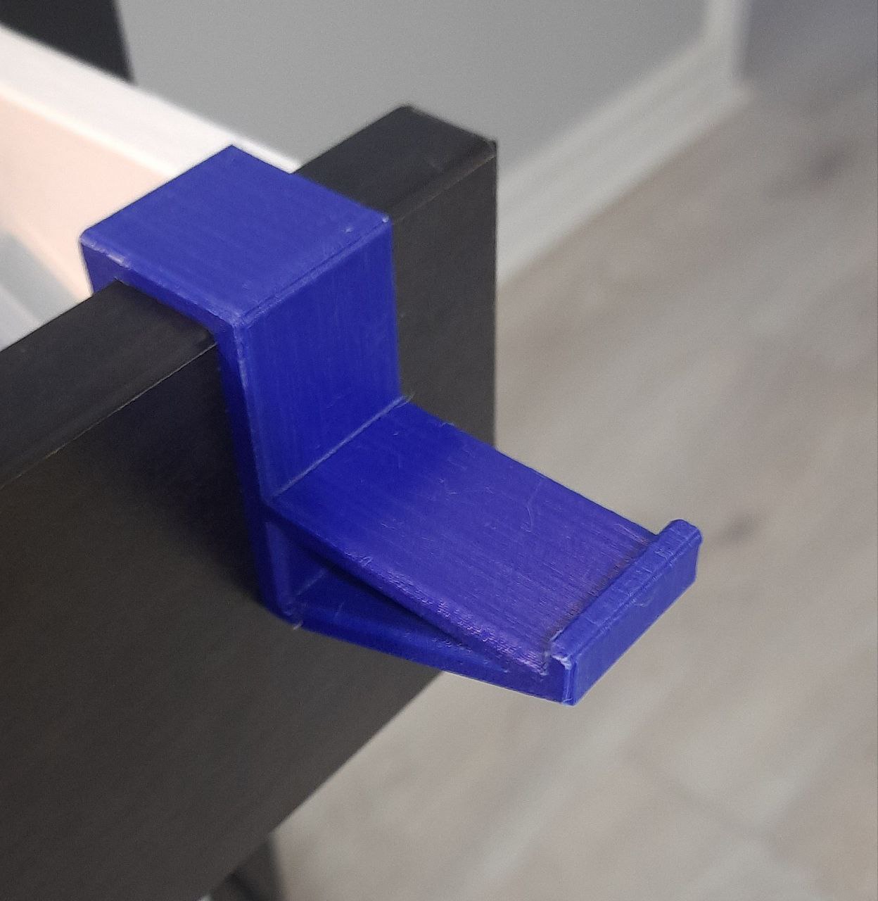 Hook for headphones for Ikea table (Micke, Alex) + parametric model