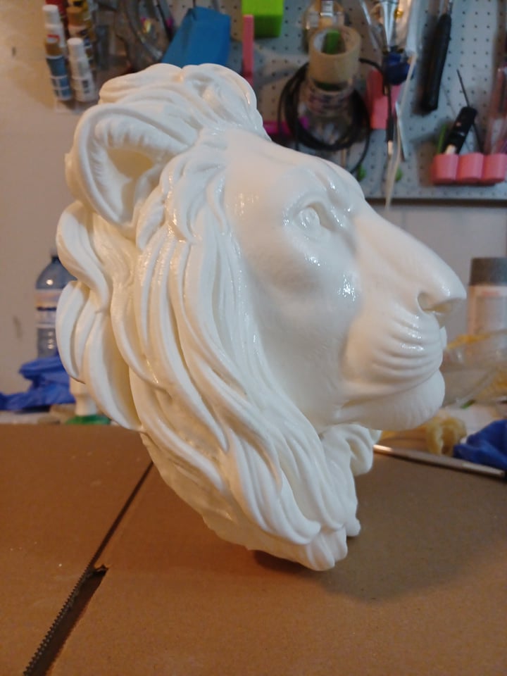 Recumbent Lion Bust with flush back for Walls