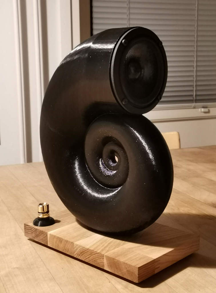 Shell Speaker - Oak base plate