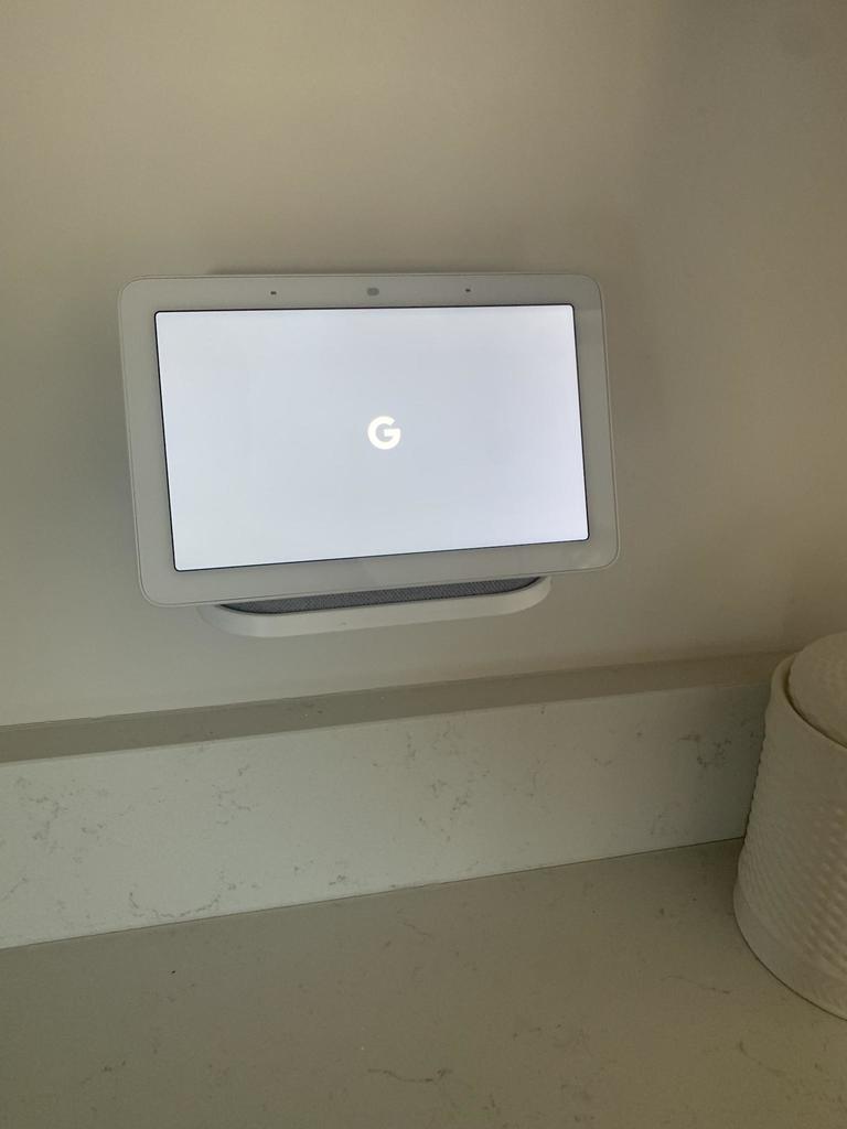 Google Nest Hub - Outlet Shelf Wall Mount 3D model
