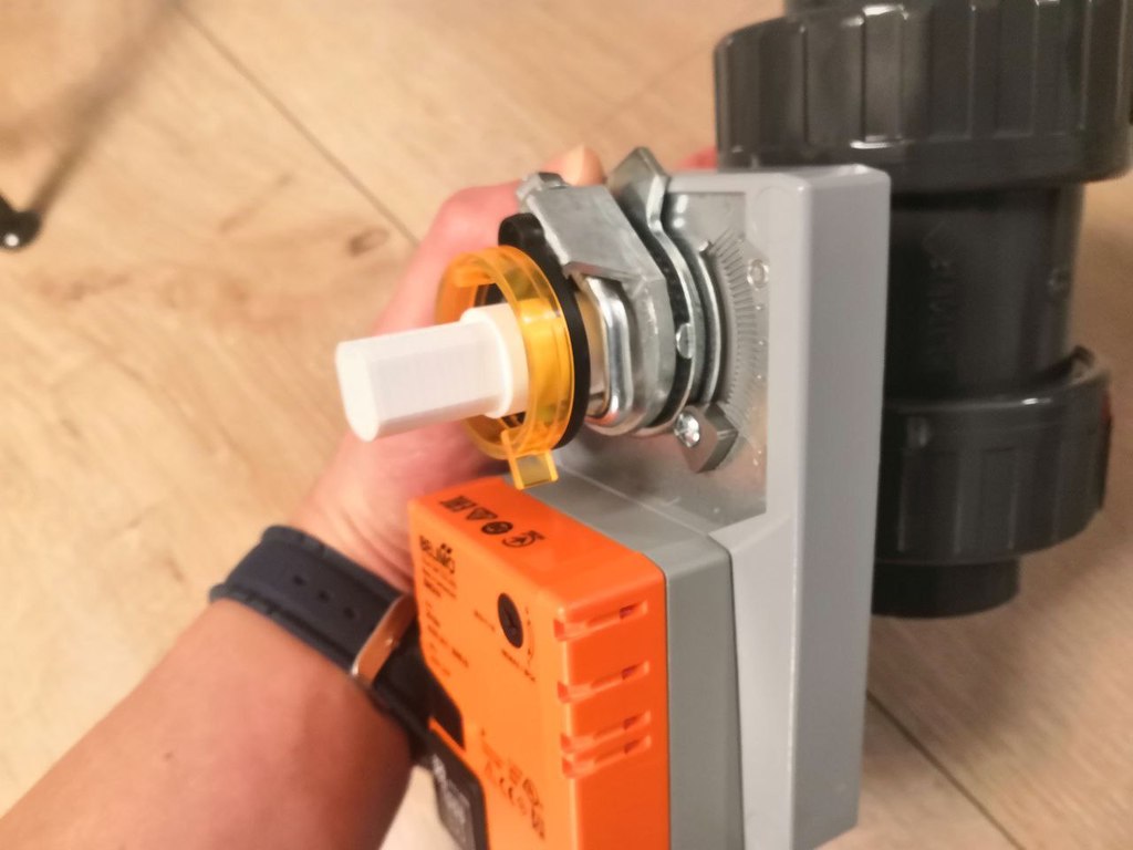 Belimo actuator adaptor for Plimex ball valves 