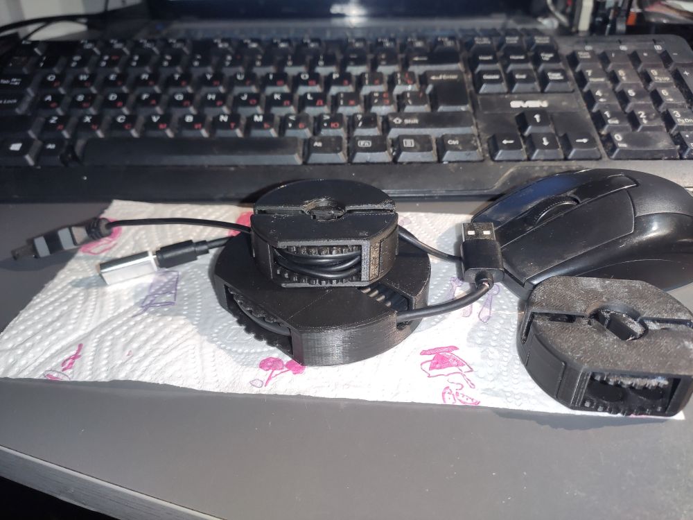 USB cable organizer