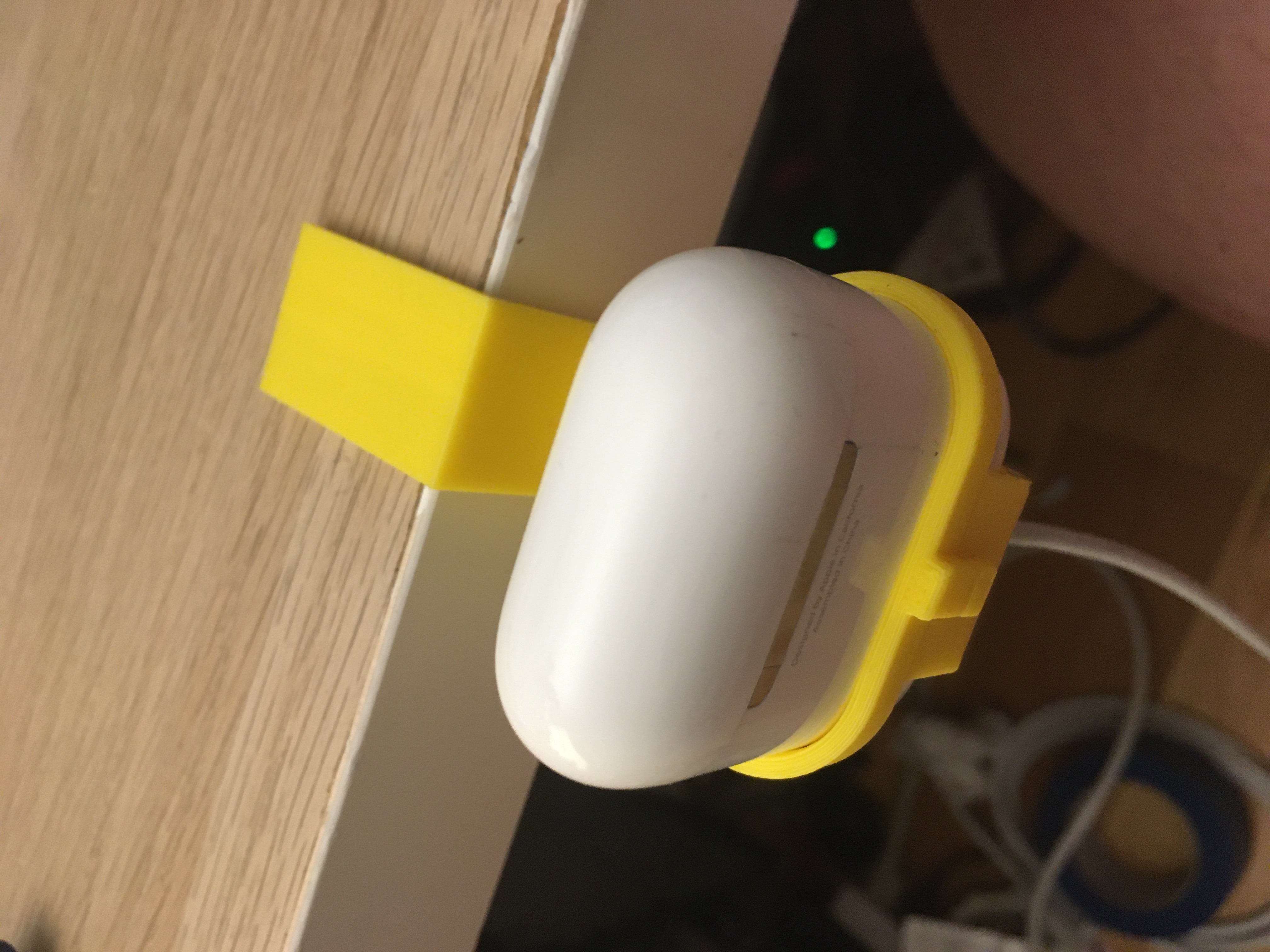 Airpod edge table stand