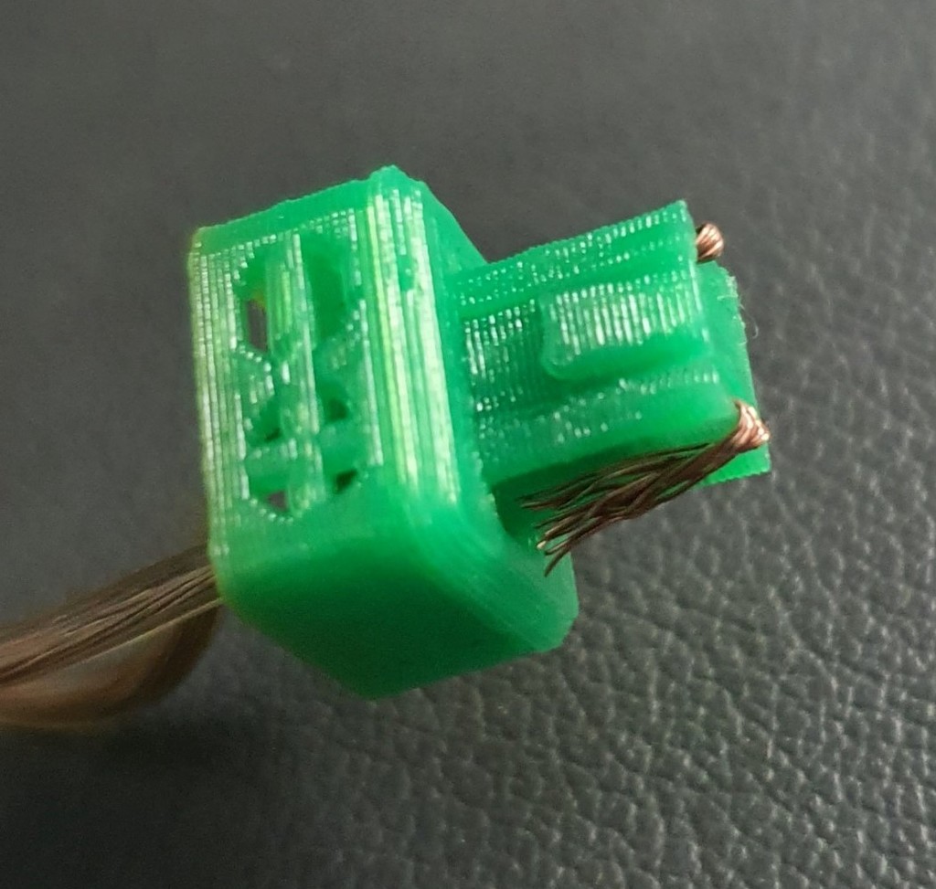 speaker connector for Sony 