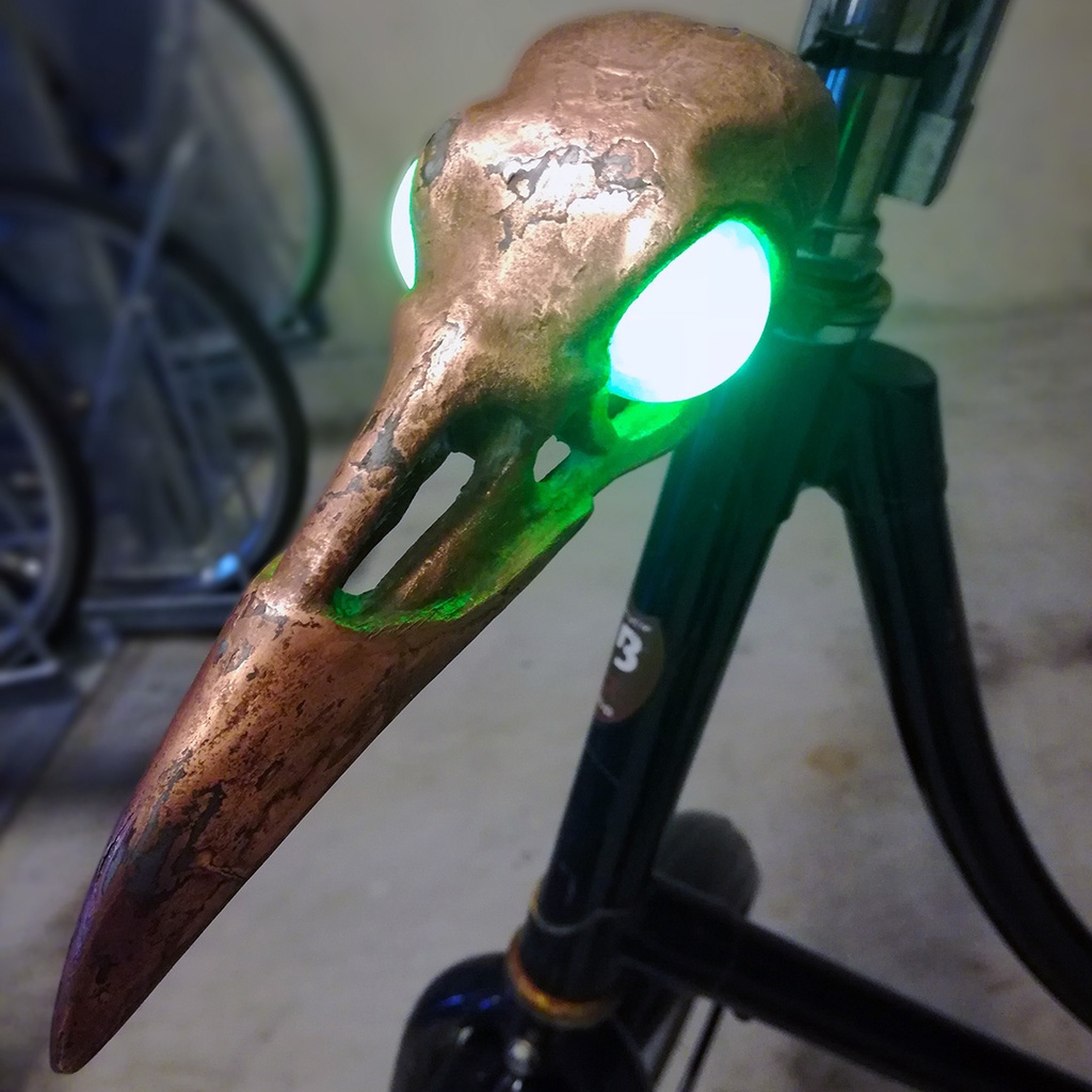 Raven skull bicycle light