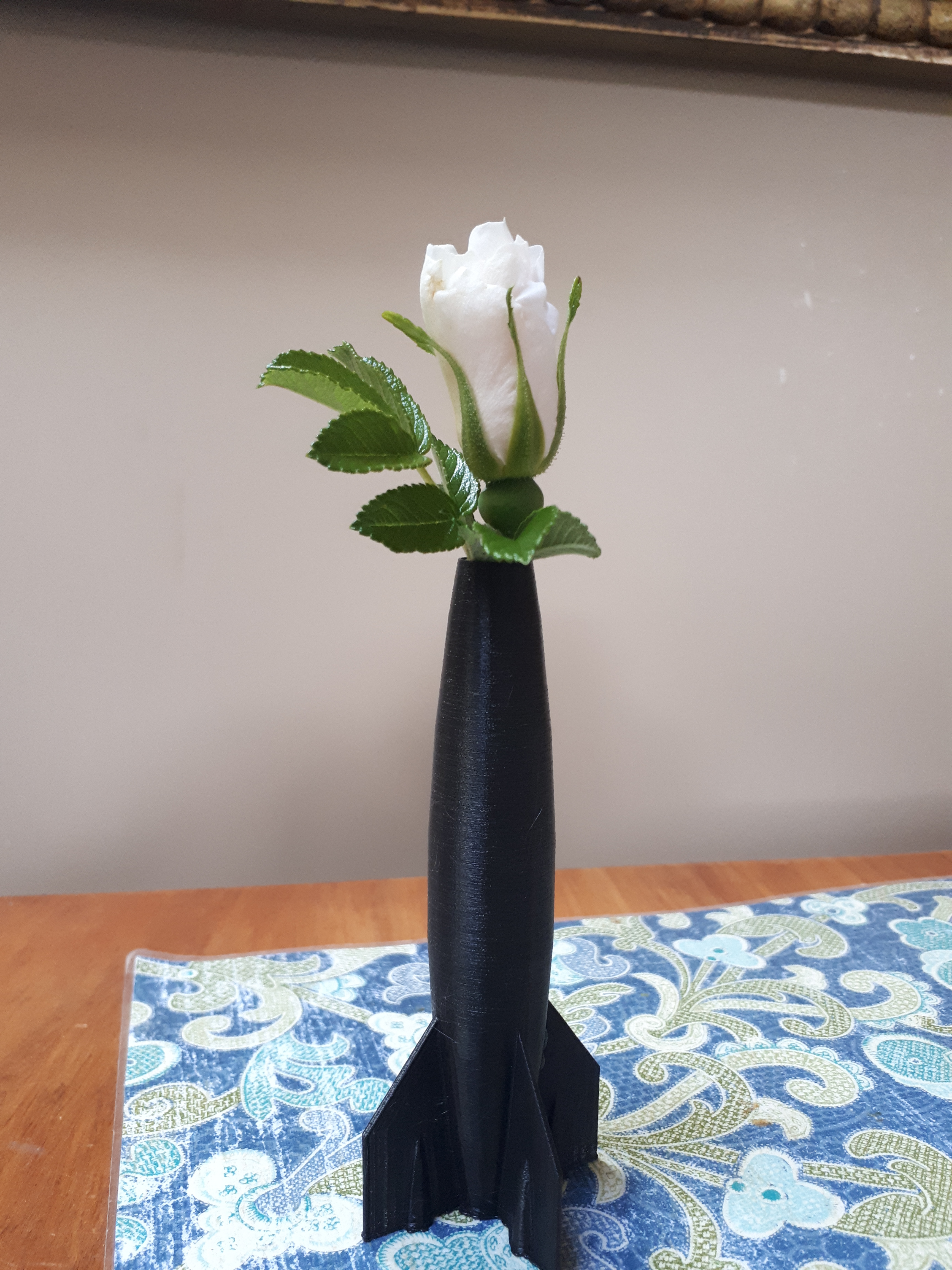 Simplistic Rocket Vase