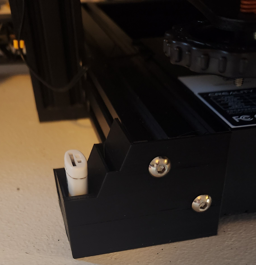 USB and SD card holder mountable to 3d printer