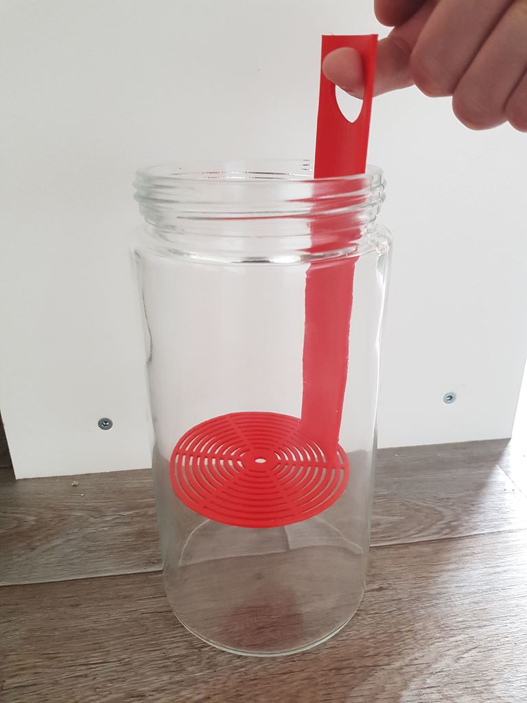 Strainer for mason jar (for washing resin prints)