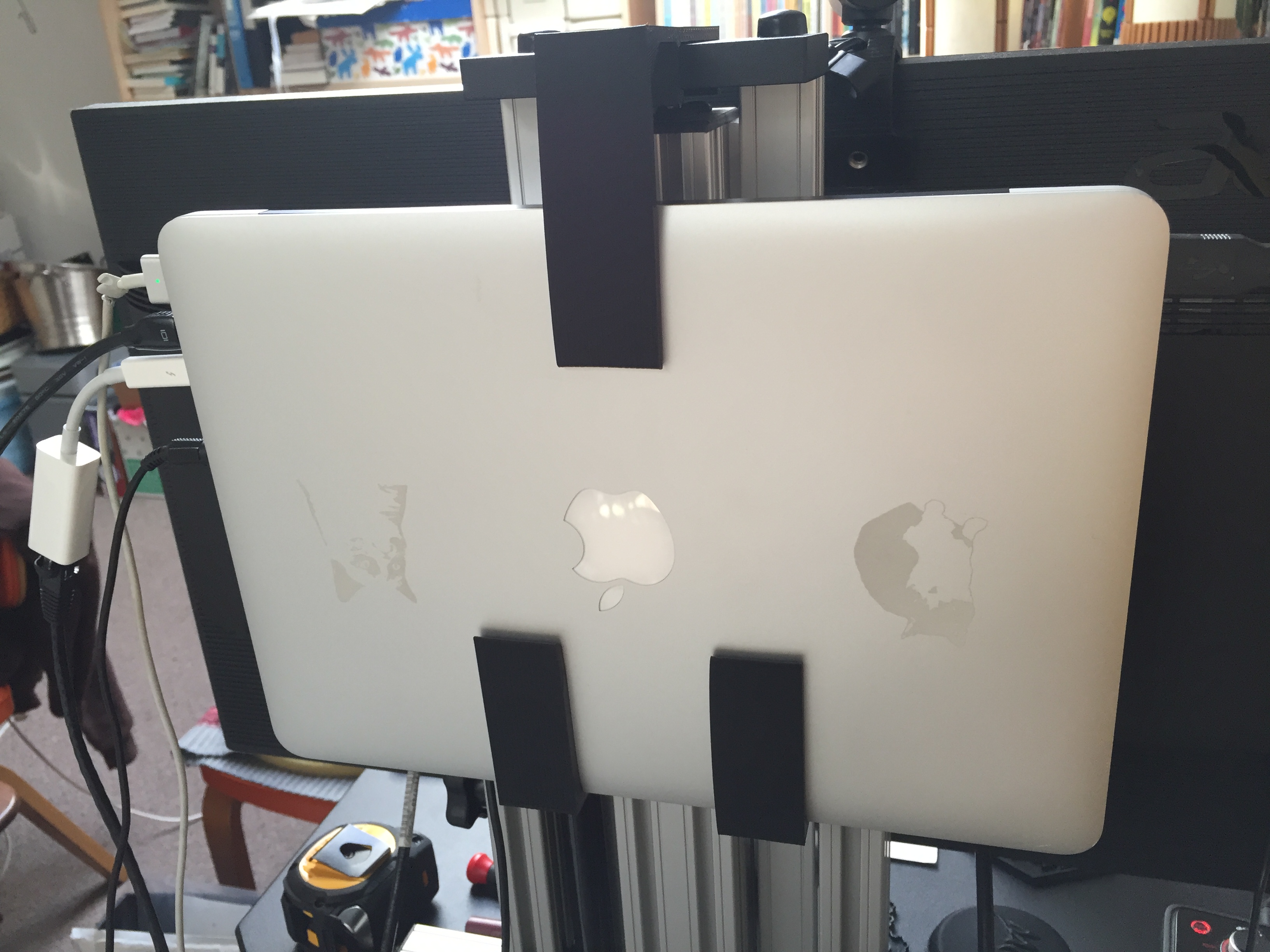 MacBook Pro 15" Mount for Kangaroo Jr