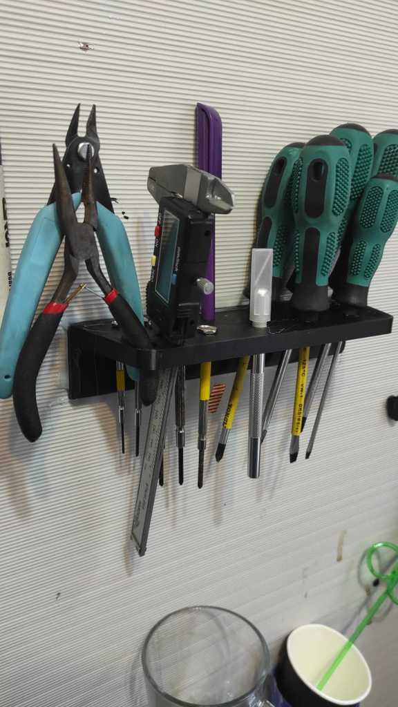 Tool shelf