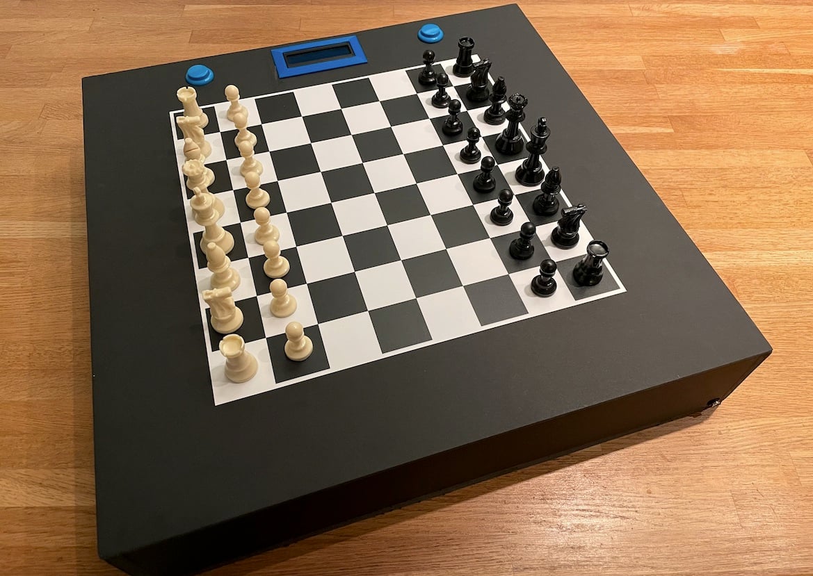 Automatic Chessboard