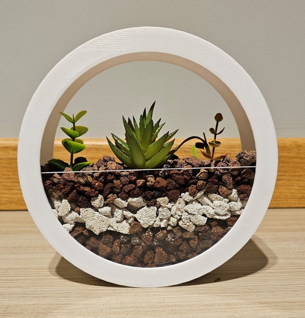 Wall mounted circle flowerpot